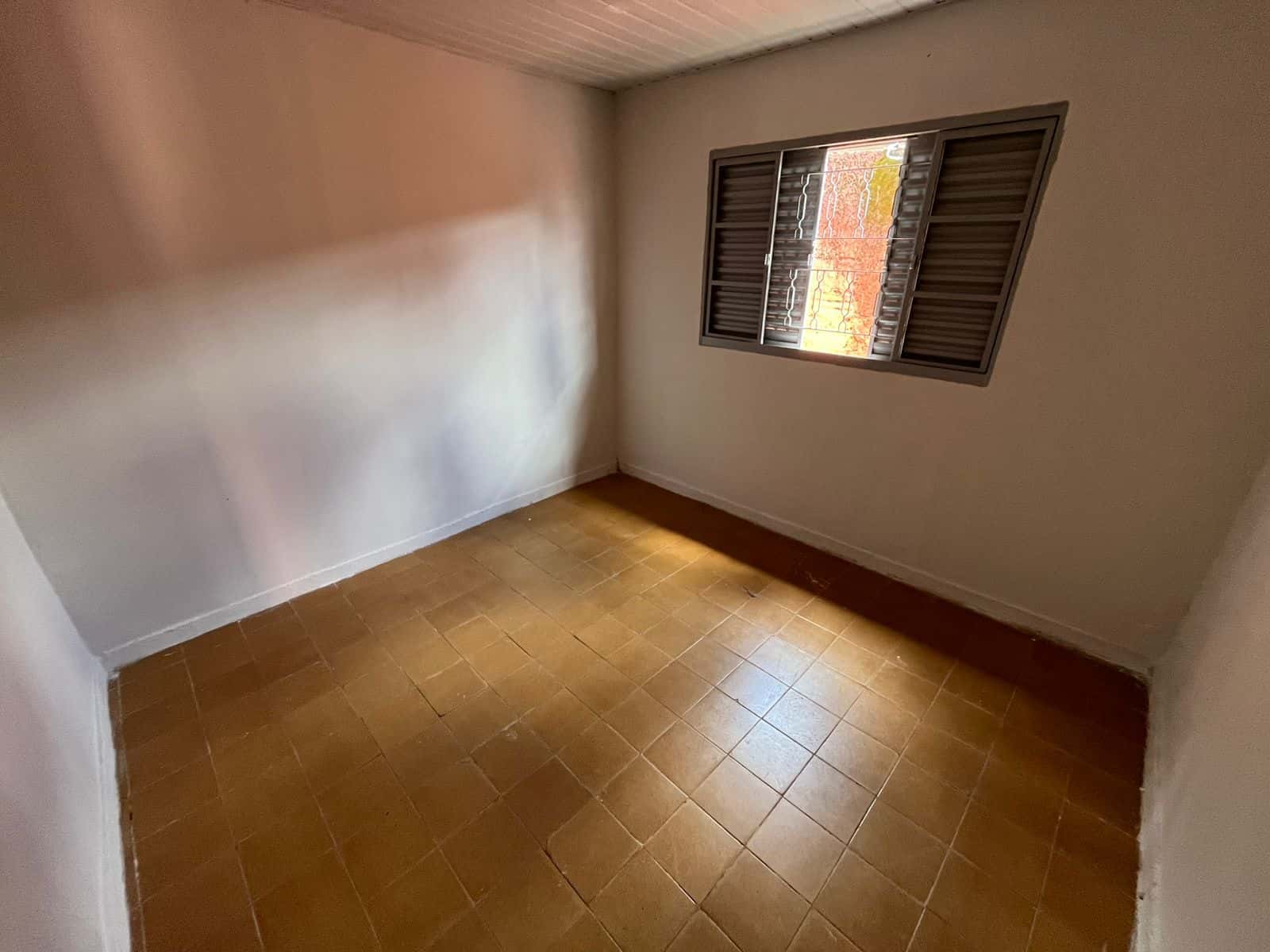 CASA COM 3 QUARTOS NO JARDIM NOVO MUNDO