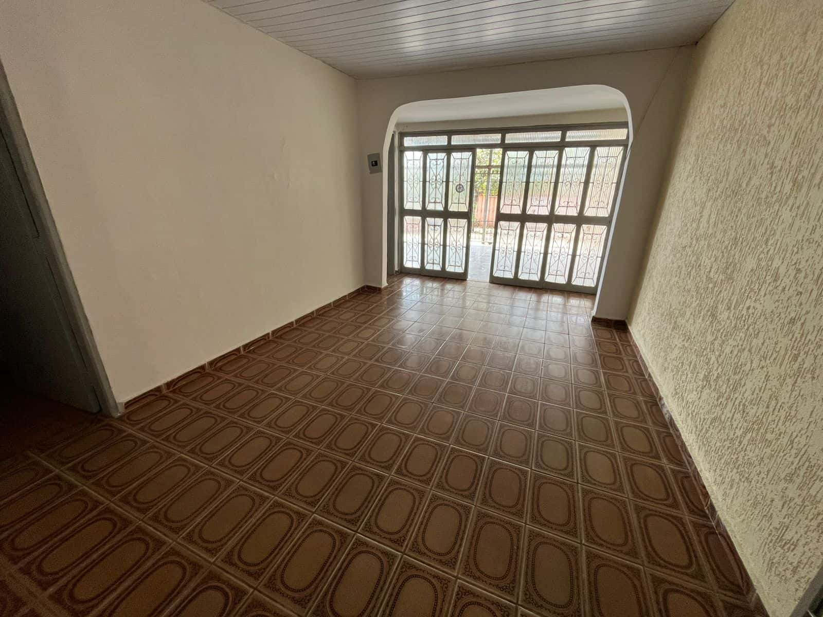 CASA COM 3 QUARTOS NO JARDIM NOVO MUNDO