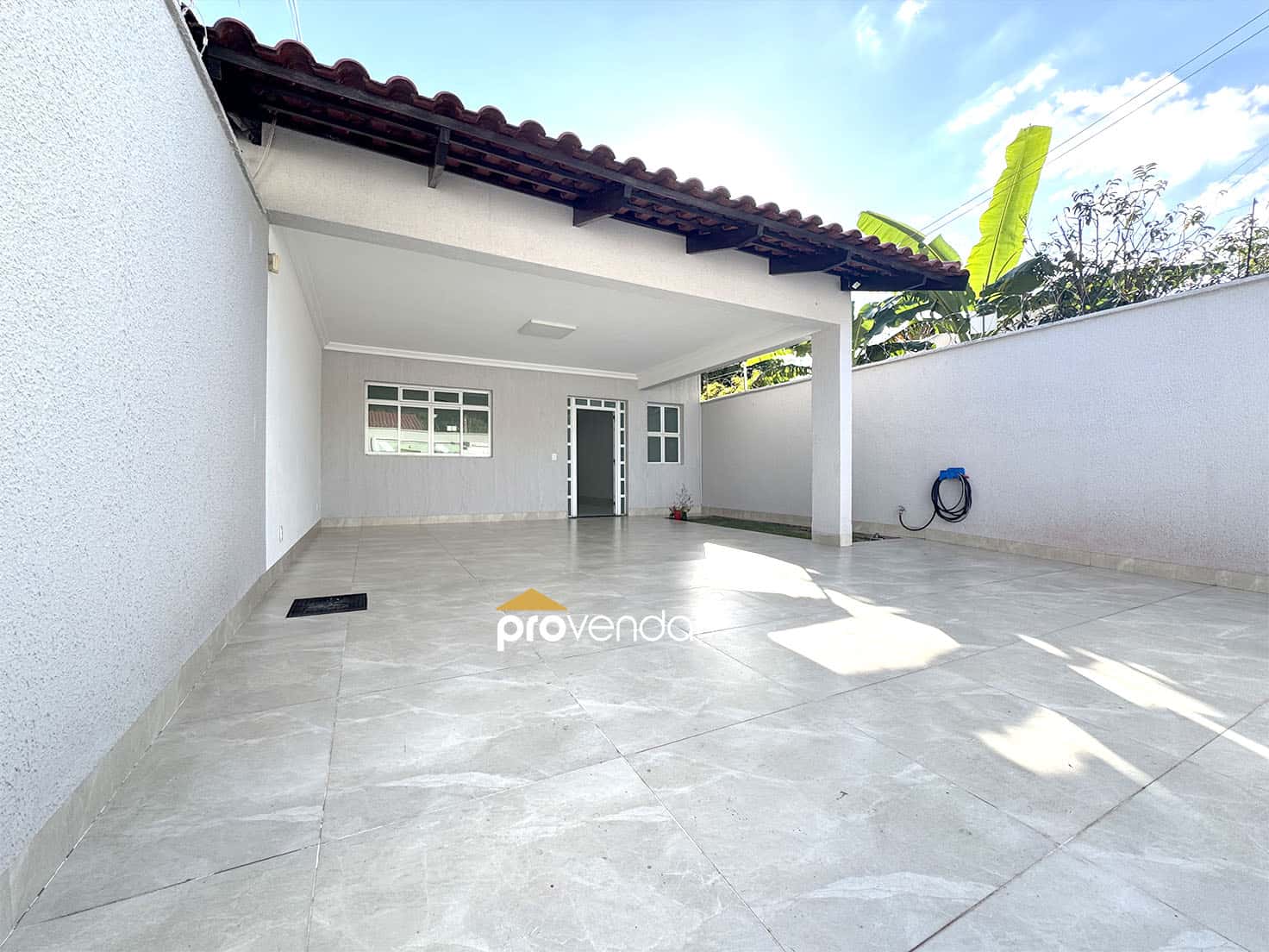 Linda Casa 3 quartos, uma suíte, piscina aquecida