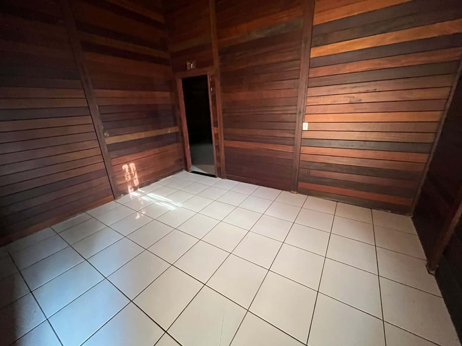 CASA 3 QUARTOS SENDO 1 SUITE NO RESIDENCIAL GUAREMA