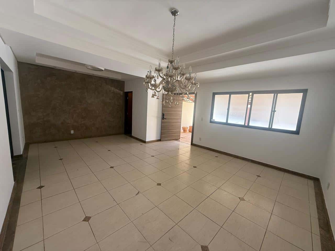 SOBRADO SETOR BUENO 4 SUITES