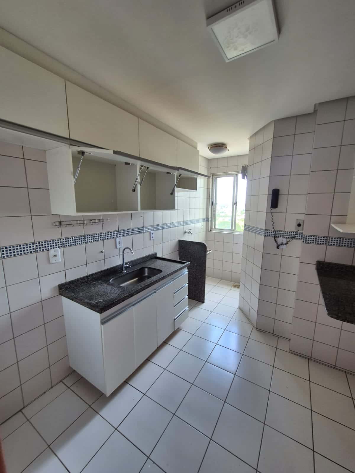 APARTAMENTO 2 QUARTOS REFORMADO A 2OO MENTRO DA AV. RIO VERDE