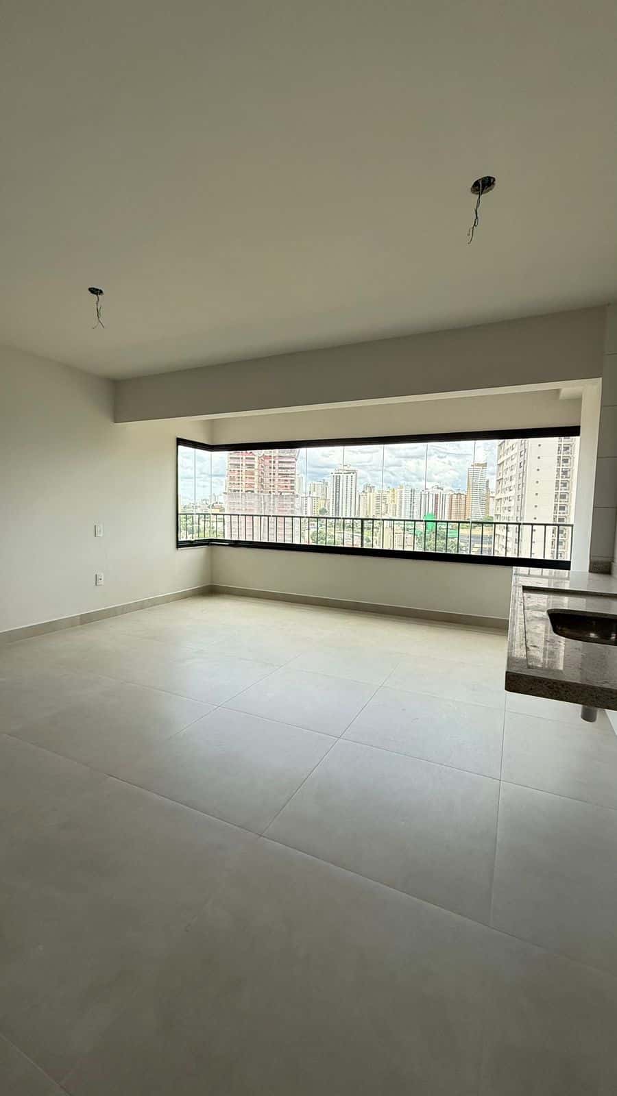 Lindo apartamento Setor Marista todo mobiliado, 114 m2, 3 suítes, 2 vagas de garagem .