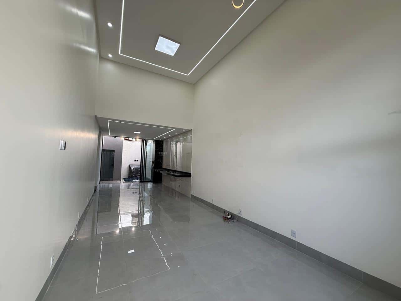 CASA 3 SUITES COM PISCINA JARDIM ELI FORTE