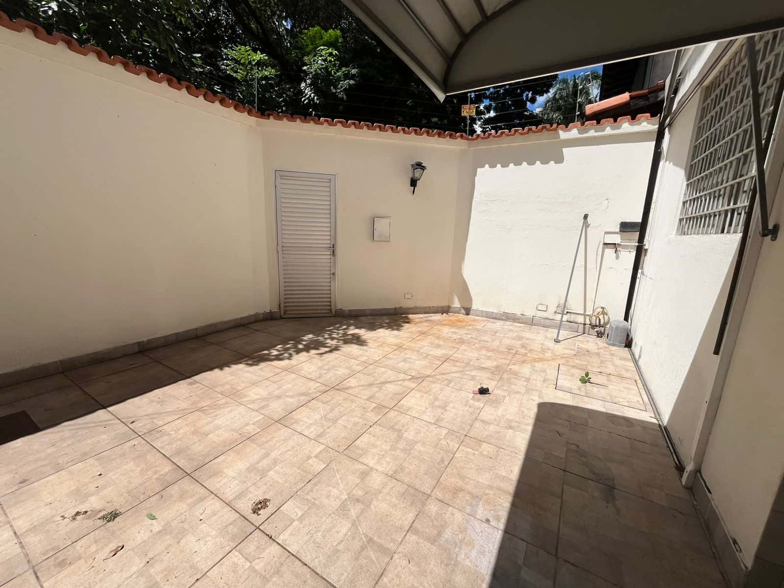 SOBRADO COMERCIAL COM 4 SUITES, 3 SALAS NO SETOR BUENO