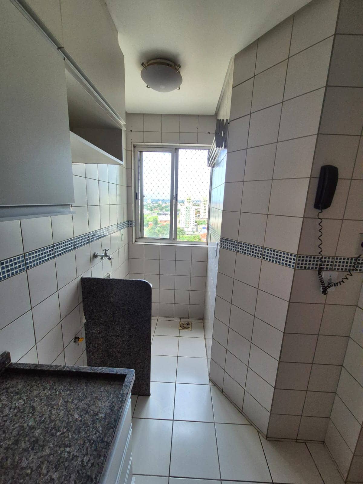 APARTAMENTO 2 QUARTOS REFORMADO A 2OO MENTRO DA AV. RIO VERDE