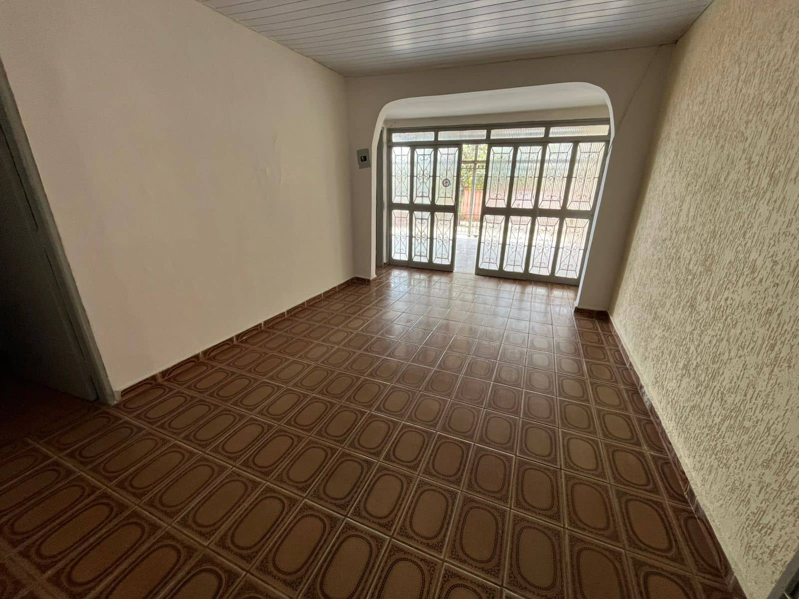 CASA COM 3 QUARTOS NO JARDIM NOVO MUNDO