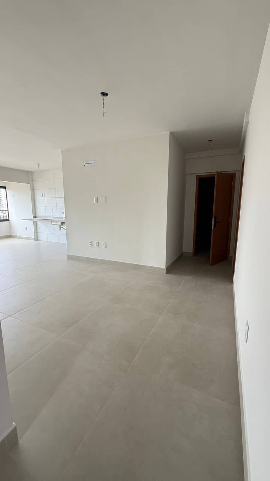 Lindo apartamento Setor Marista todo mobiliado, 114 m2, 3 suítes, 2 vagas de garagem .