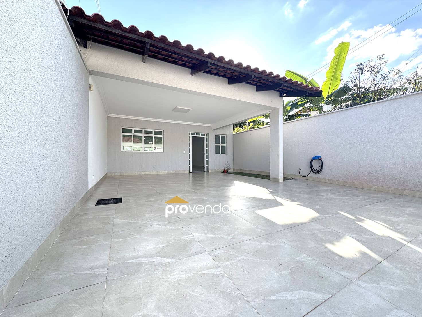 Linda Casa 3 quartos, uma suíte, piscina aquecida