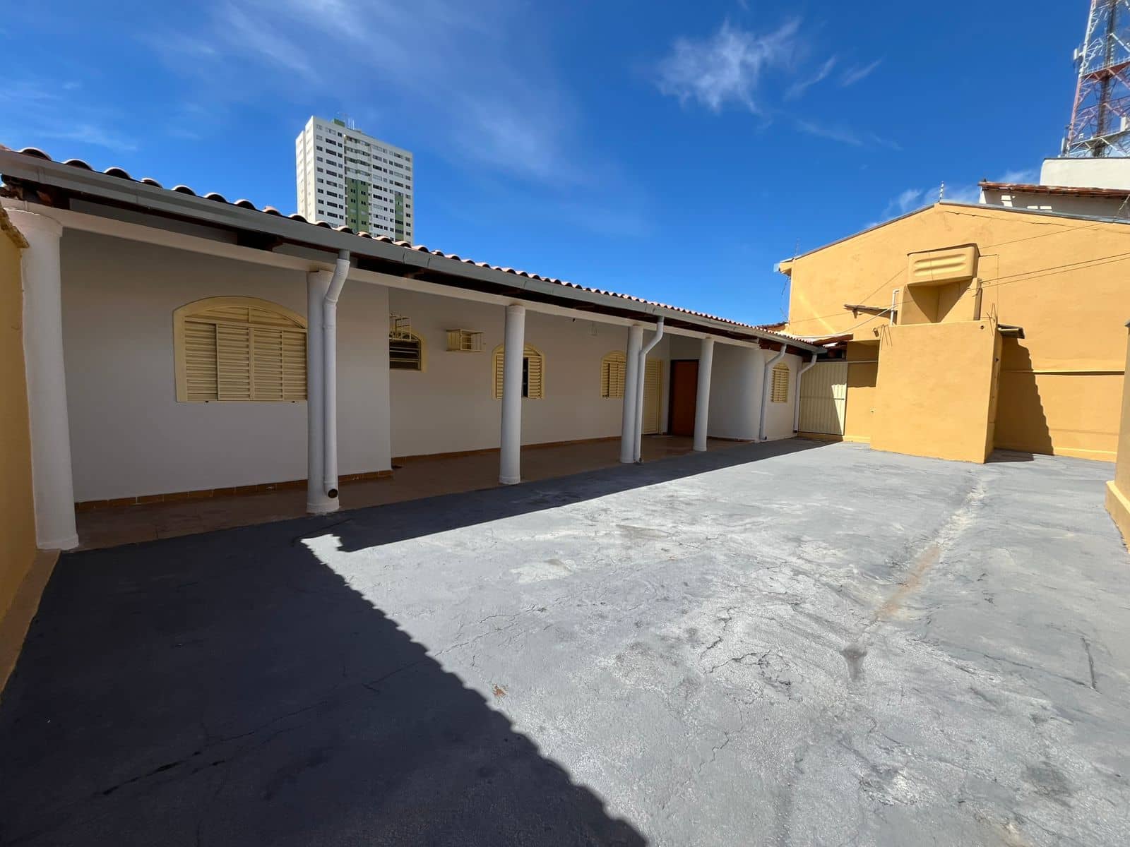 CASA 3 QUARTOS NO SETOR PEDRO LUDOVICO