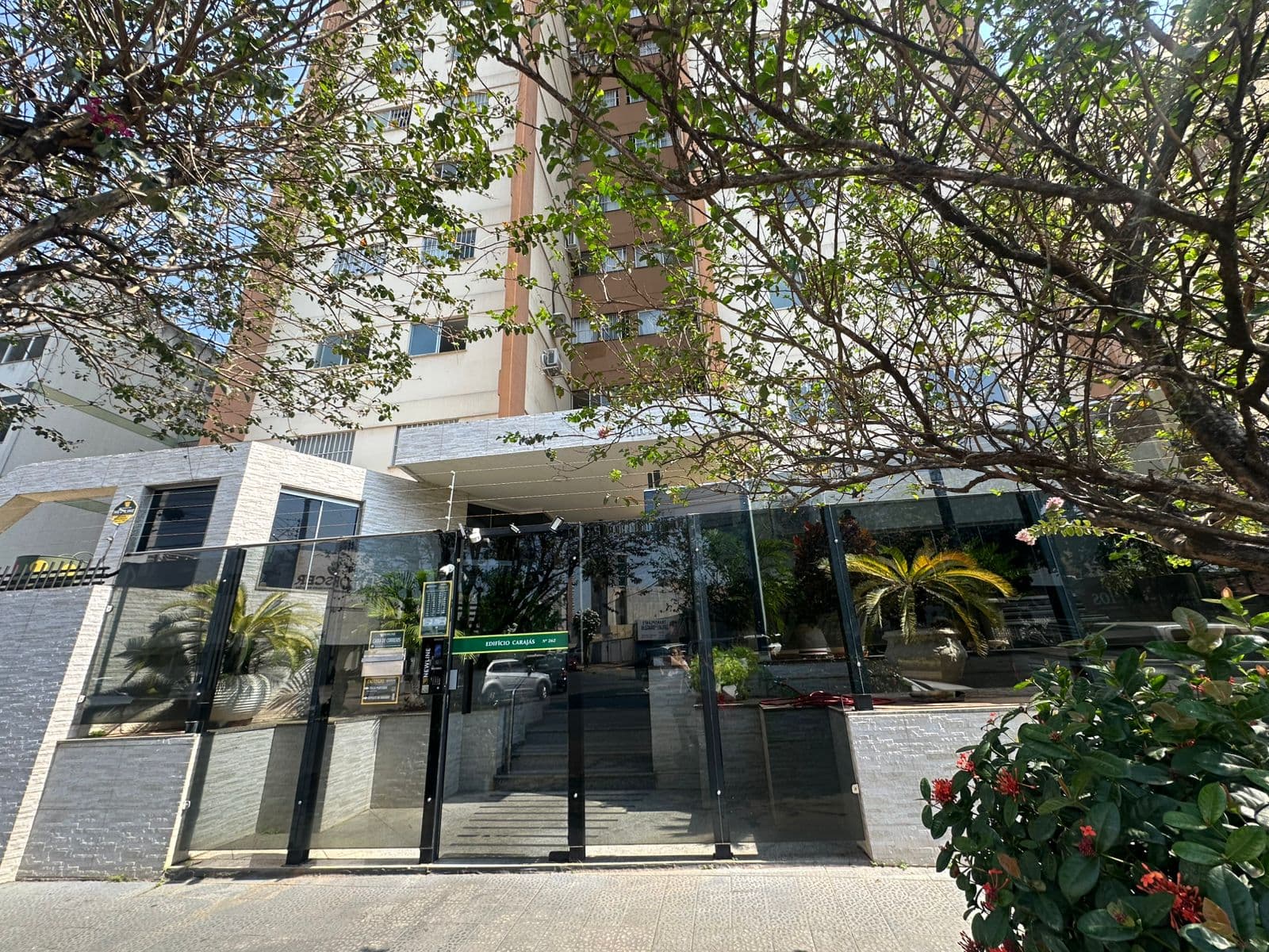 APARTAMENTO 2 QUARTOS SENDO 1 SUITE RES  CARAJAS NO SETOR AEROPORTO