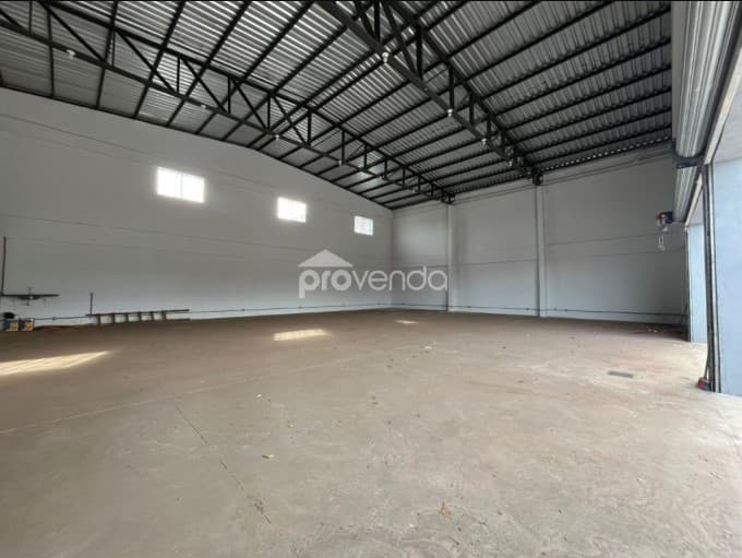 GALPÃO COM 300M² NA AVENIDA ANHANGUERA