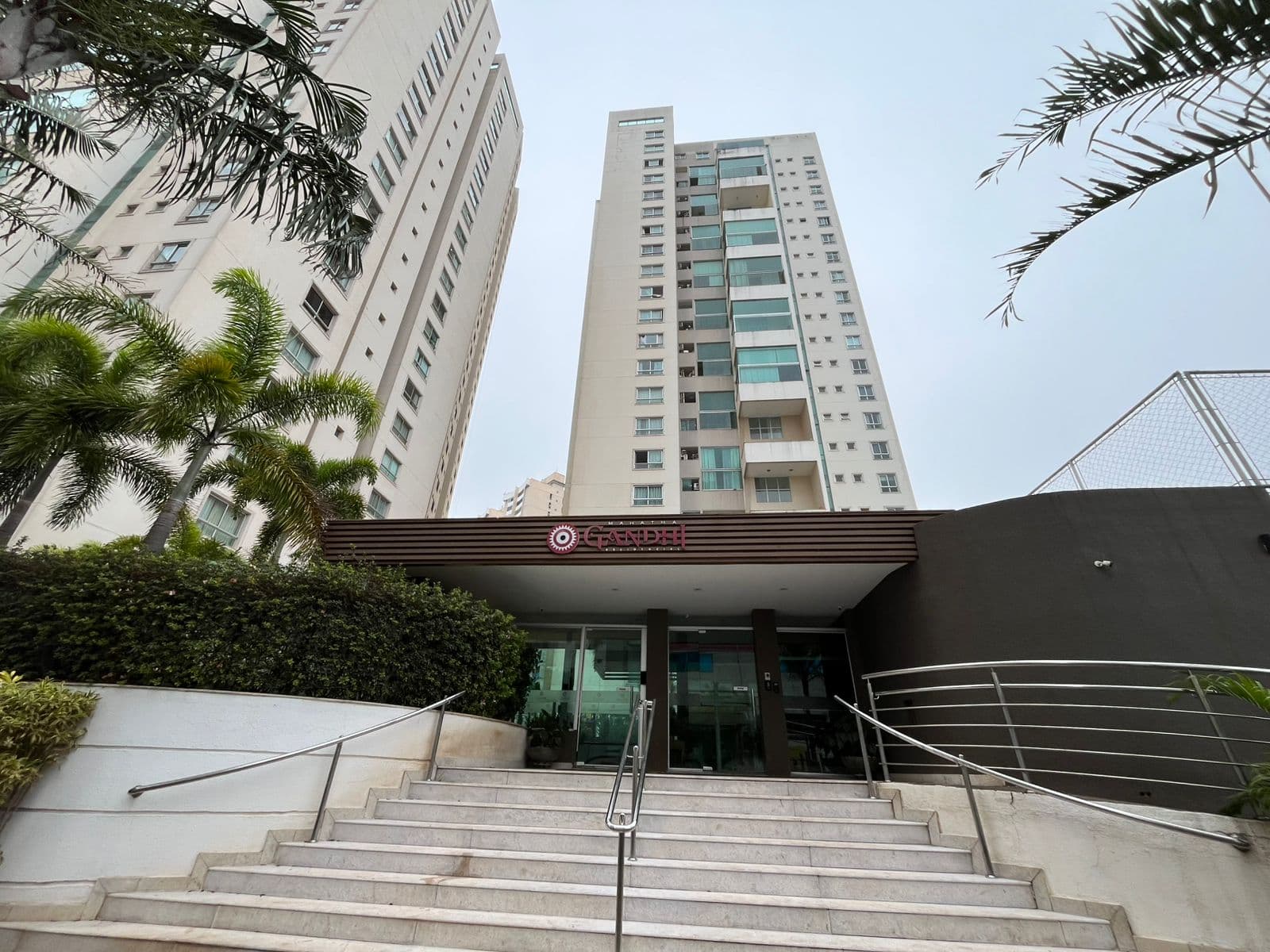 APARTAMENTO 3 SUITES RESIDENCIAL MAHATMA GANDHI NO JARDIM GOIAS
