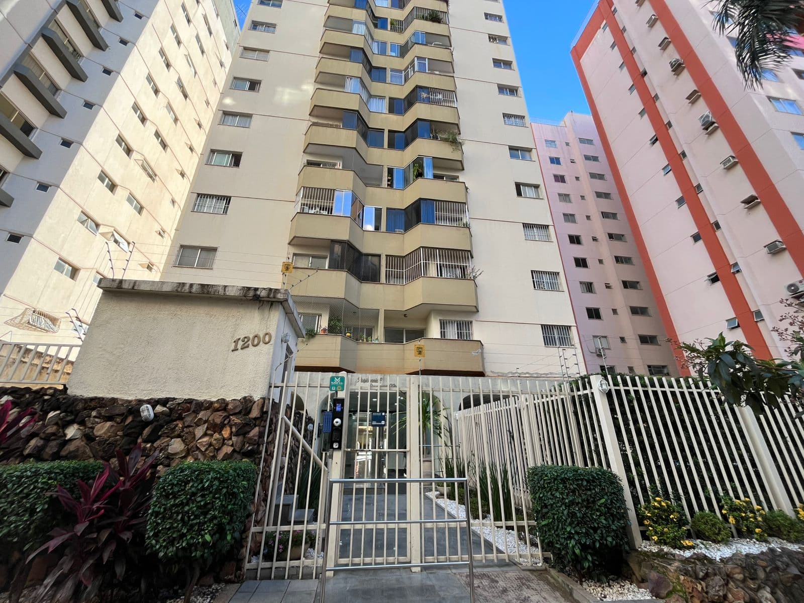 APARTAMENTO 3 QUARTOS SENDO 1 SUITE NO SETOR BUENO