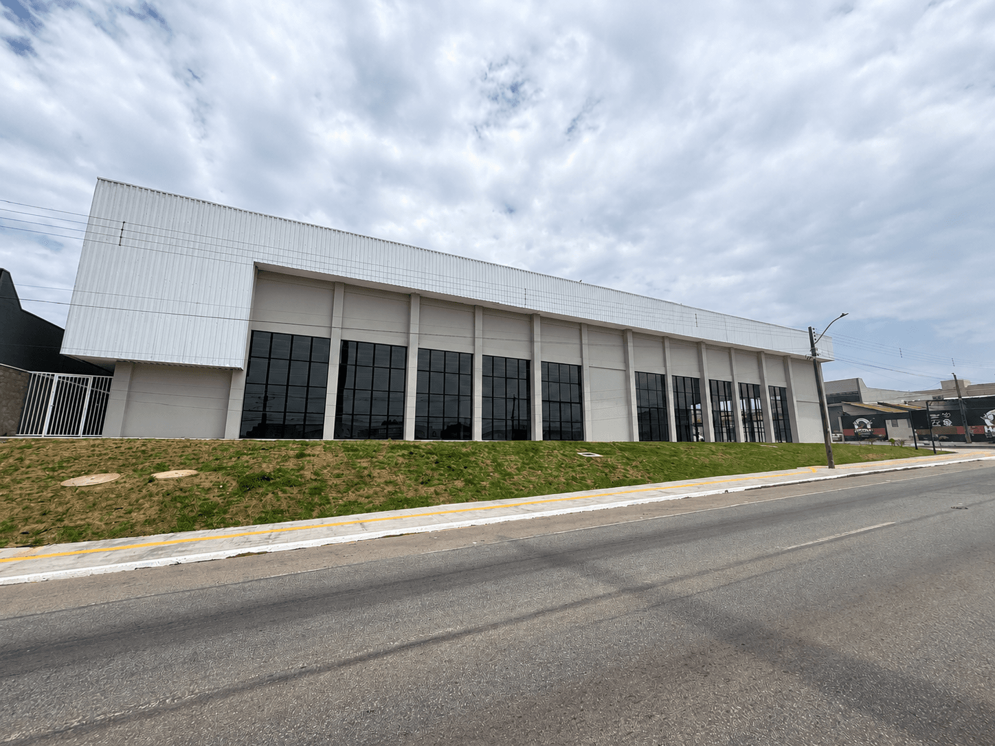 Galpão Comercial 1. 202 M² - Garavelo Residencial Park - Aparecida de Goiania