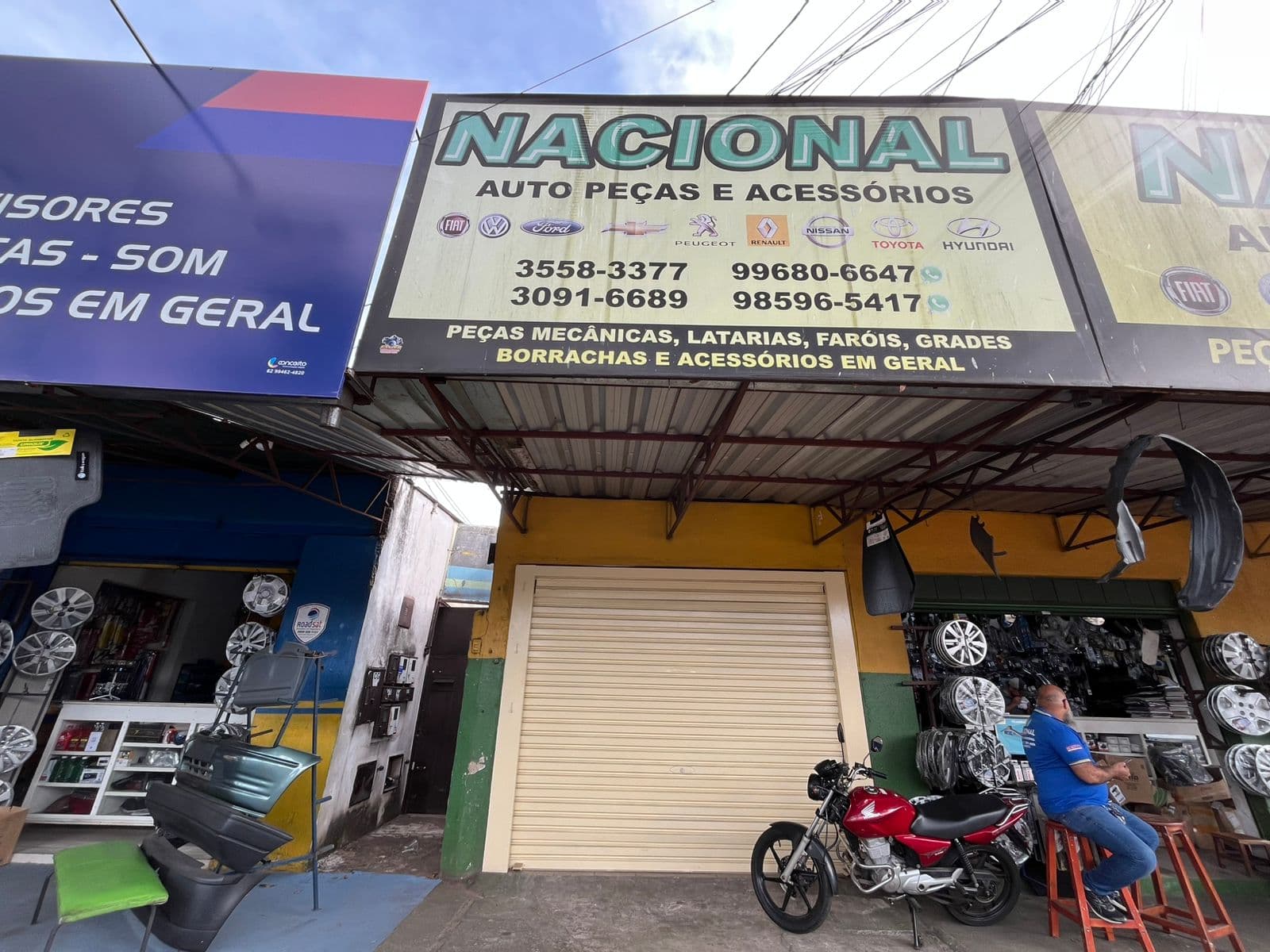 CASA COMERCIAL NA AVENIDA VILA CANÃA