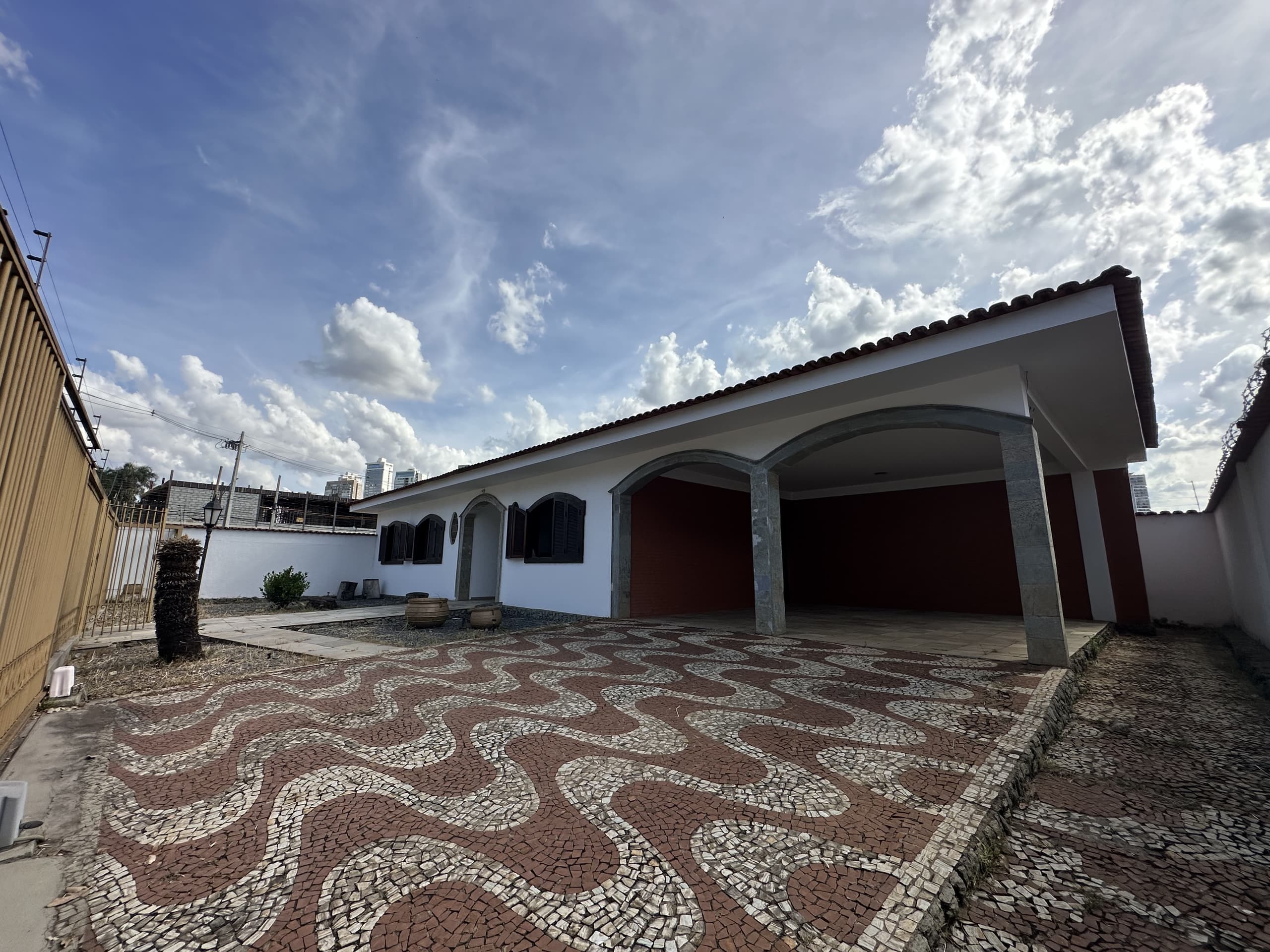 CASA COMERCIAL SETOR SUL 1800m² - GOIÂNIA GO