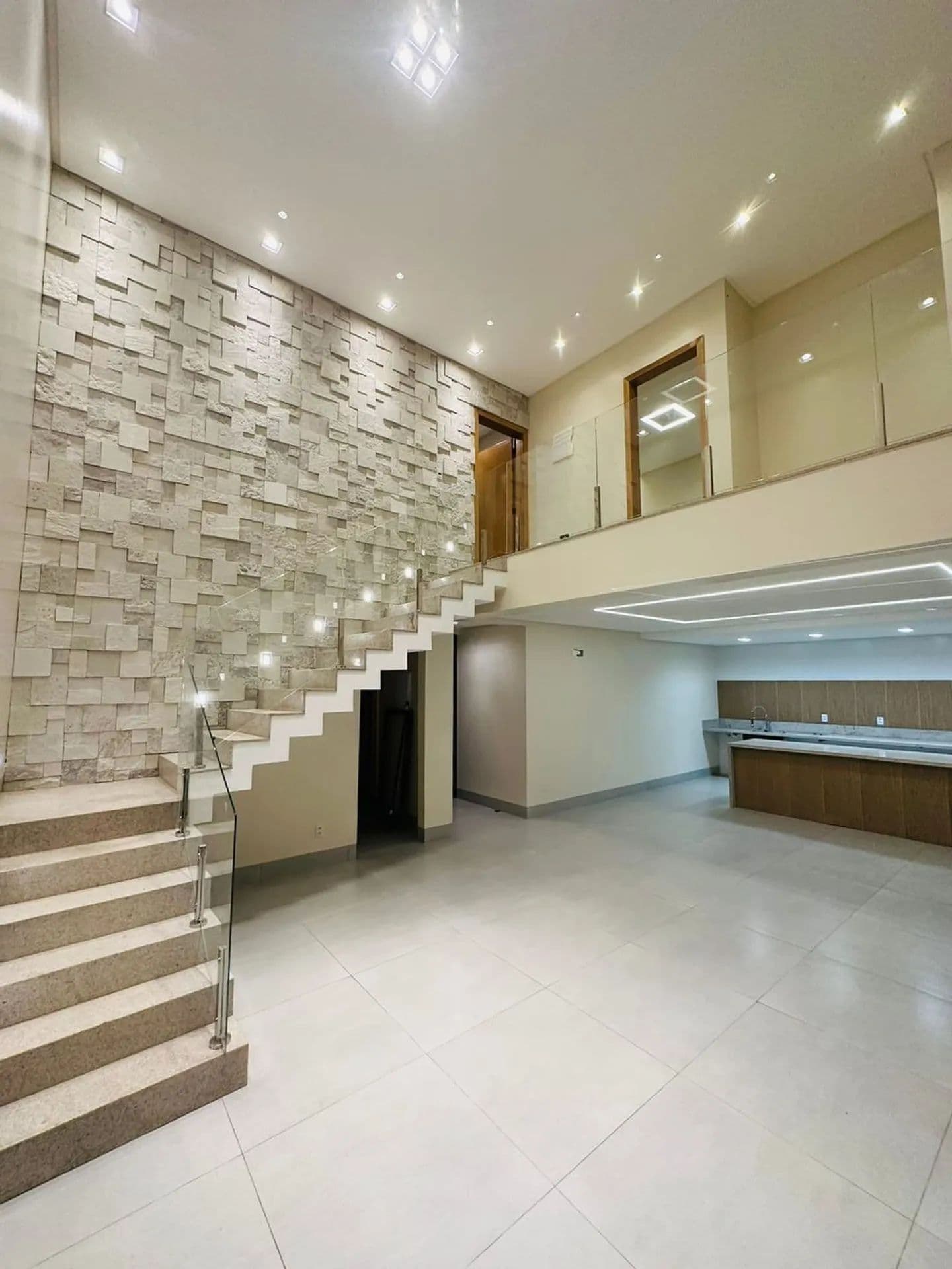 JARDINS CAPRI, SOBRADO 3SUITES,PISCINA, CHURRASQUEIRA