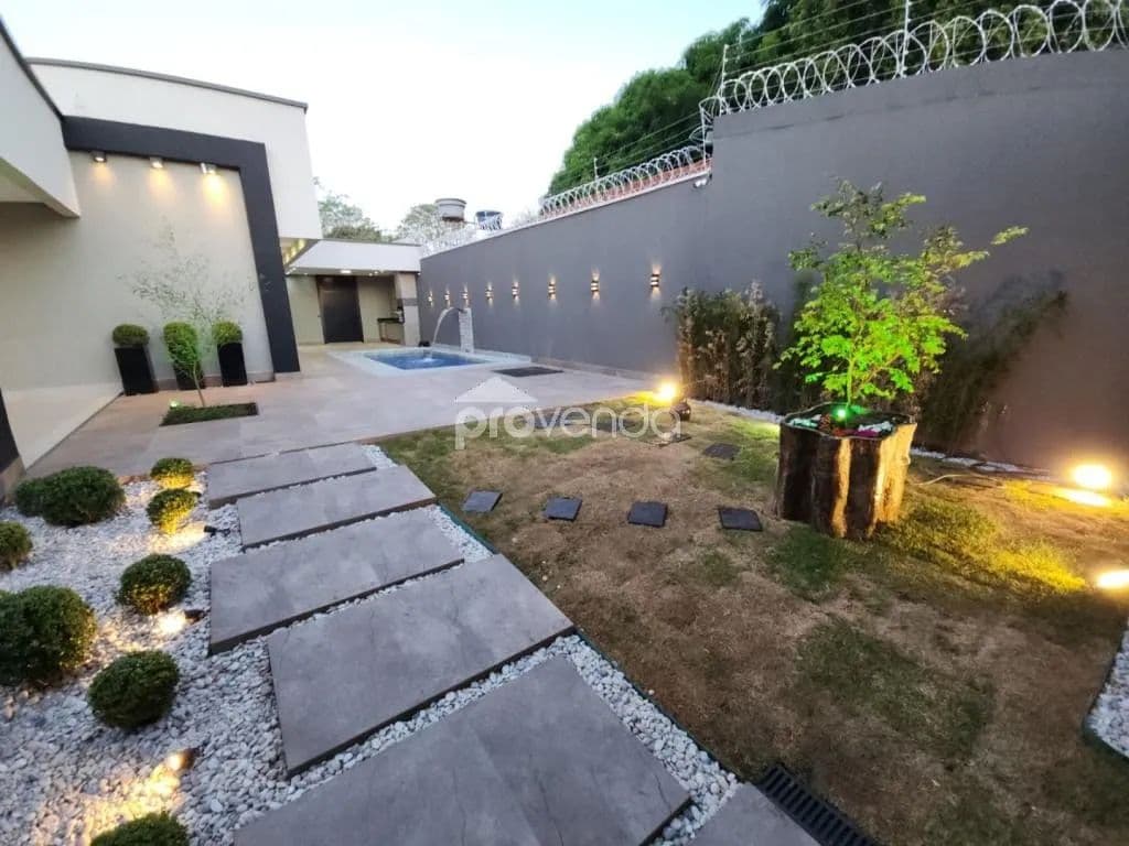 CASA DE ALTO PADRÃO - ÁREA 220m² - 3 QUARTOS - LAZER COMPLETO - SETOR SANTOS DUMONT - GOIÂNIA/GO