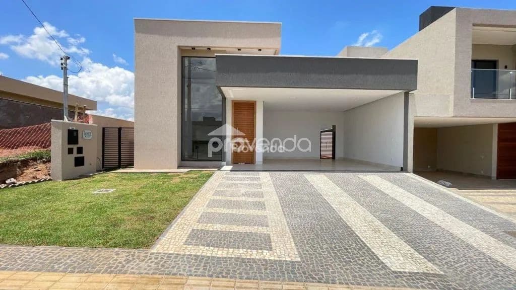 CASA 3 SUITES PLENAS, SENDO 1 COM CLOSET NO JARDINS BOLONHA, SENADOR CANEDO-GO