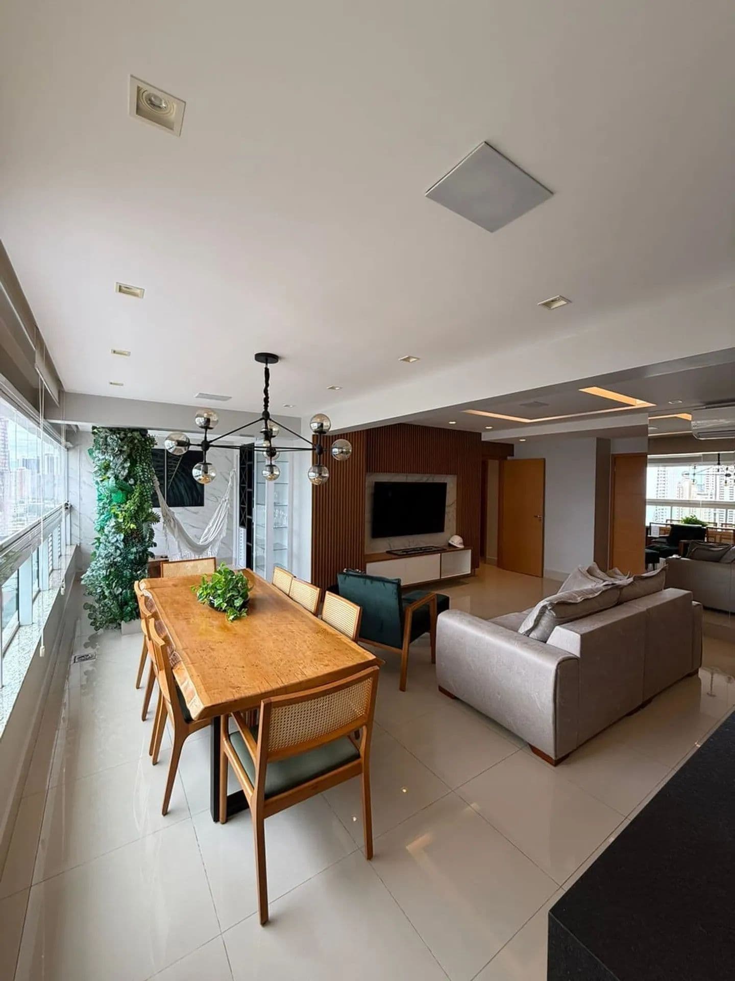 APARTAMENTO MOBILIADO - ÁREA 108m² - RESIDENCIAL MATIZ - SETOR BUENO - GOIÃNIA/GO