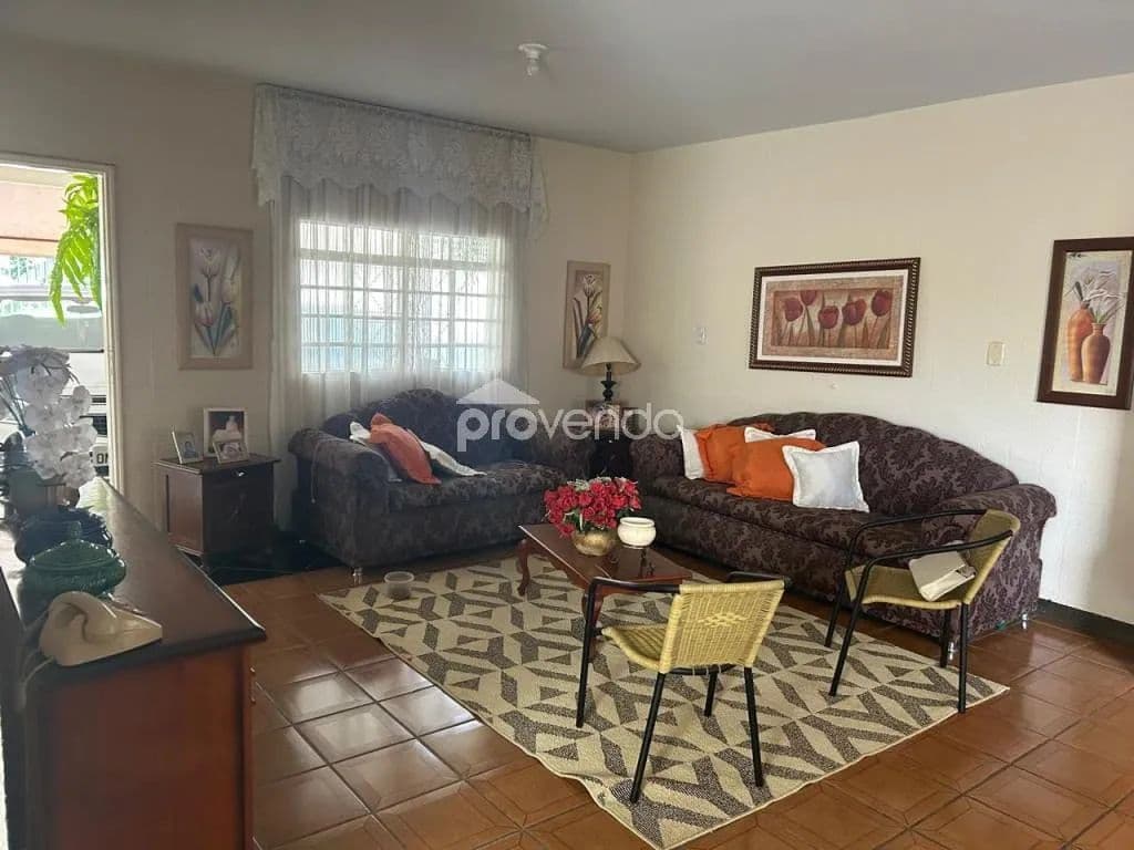 CASA 03 QUARTOS 248,00 M² - JARDIM NOVO MUNDO