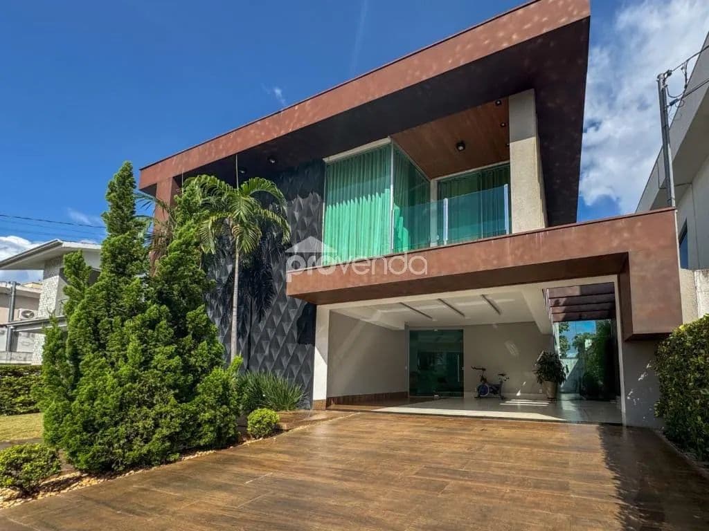 SOBRADO 04 SUÍTES SENDO 01 SUÍTE MASTER - JARDINS MADRID