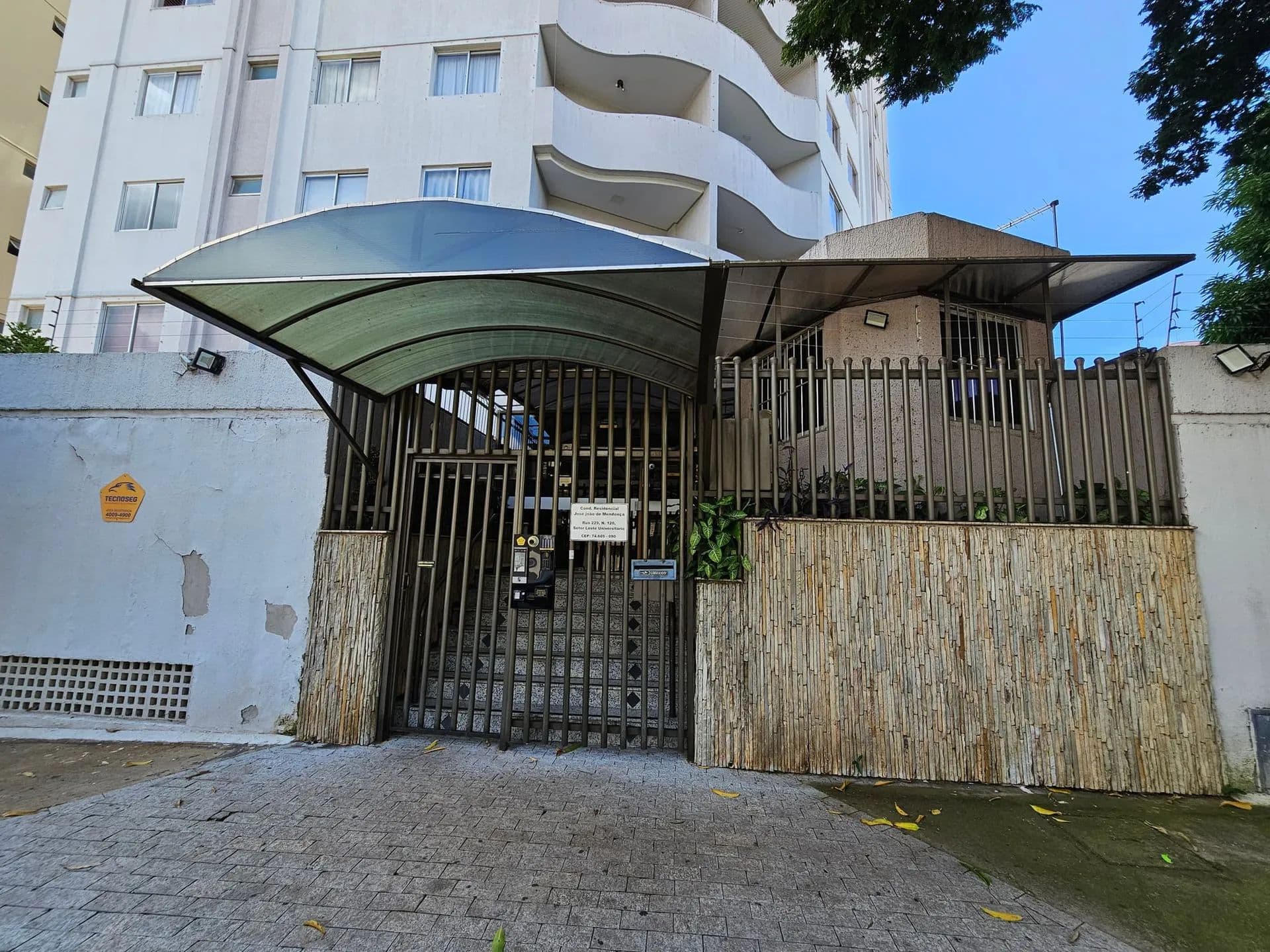 APARTAMENTO - 2 QUARTOA (1 SUÍTE) - ÁREA DE 82m² - SETOR LESTE UNIVERSITÁRIO - GOIÂNIA/GO