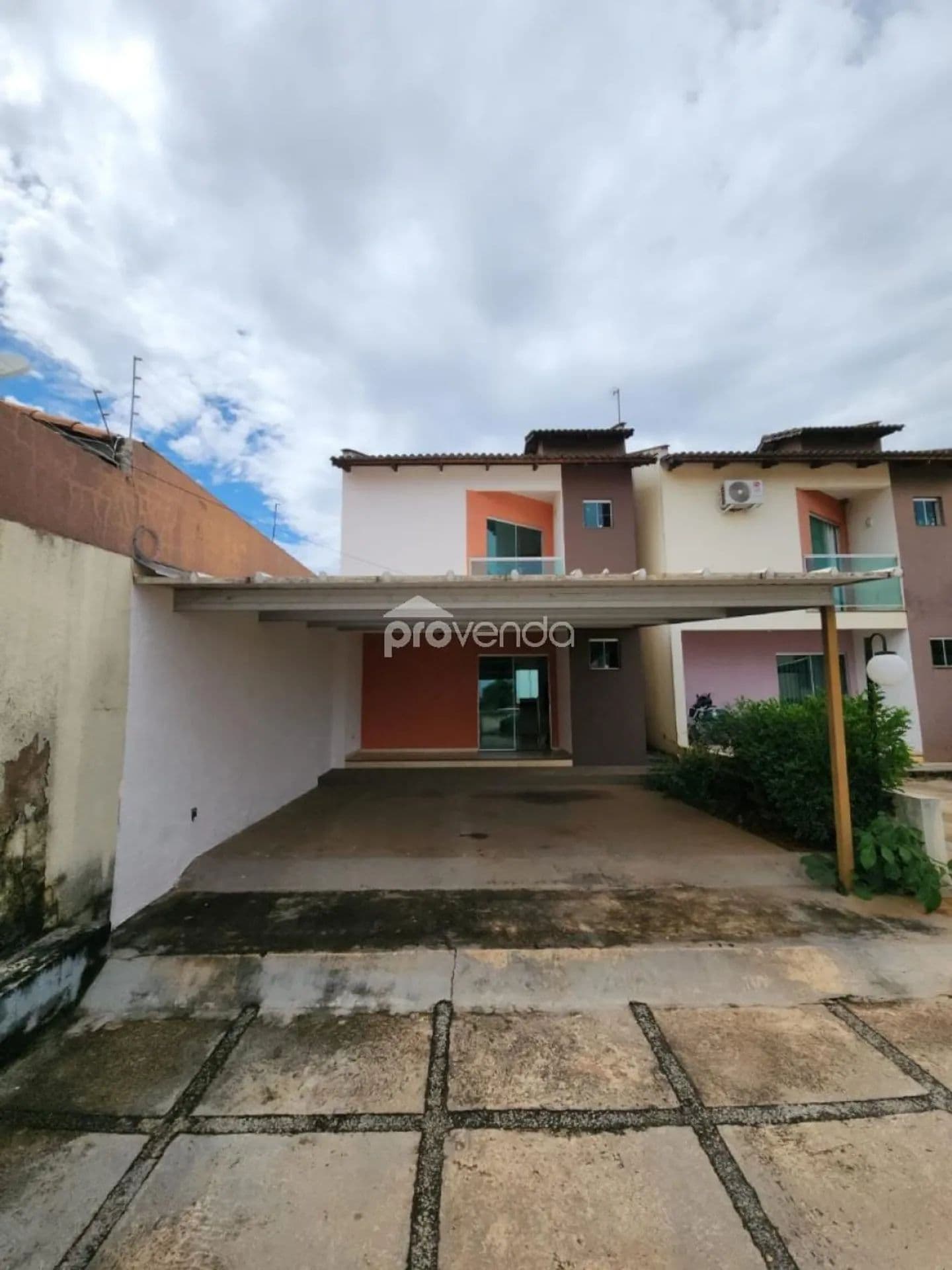 SOBRADO 3 QUARTOS (1 SUÍTE) - ÁREA 175m² - CONDOMÍNIO CORCOVADO - JARDINS PETRÓPOLIS - GOIÂNIA/GO
