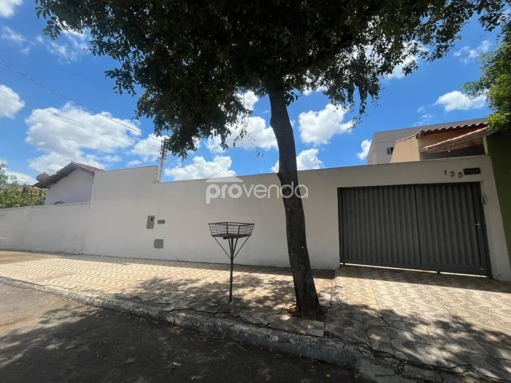 CASA COMERCIAL NO JARDIM AMÉRICA