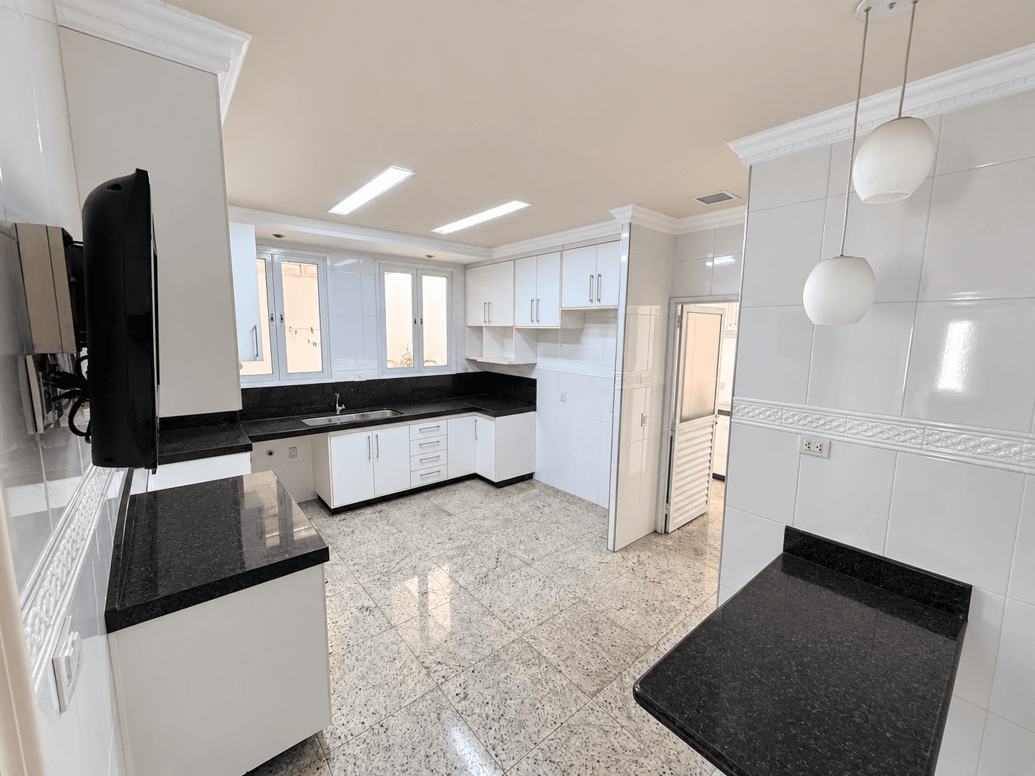 SOBRADO NO SETOR MARISTA COM 4 SUITES