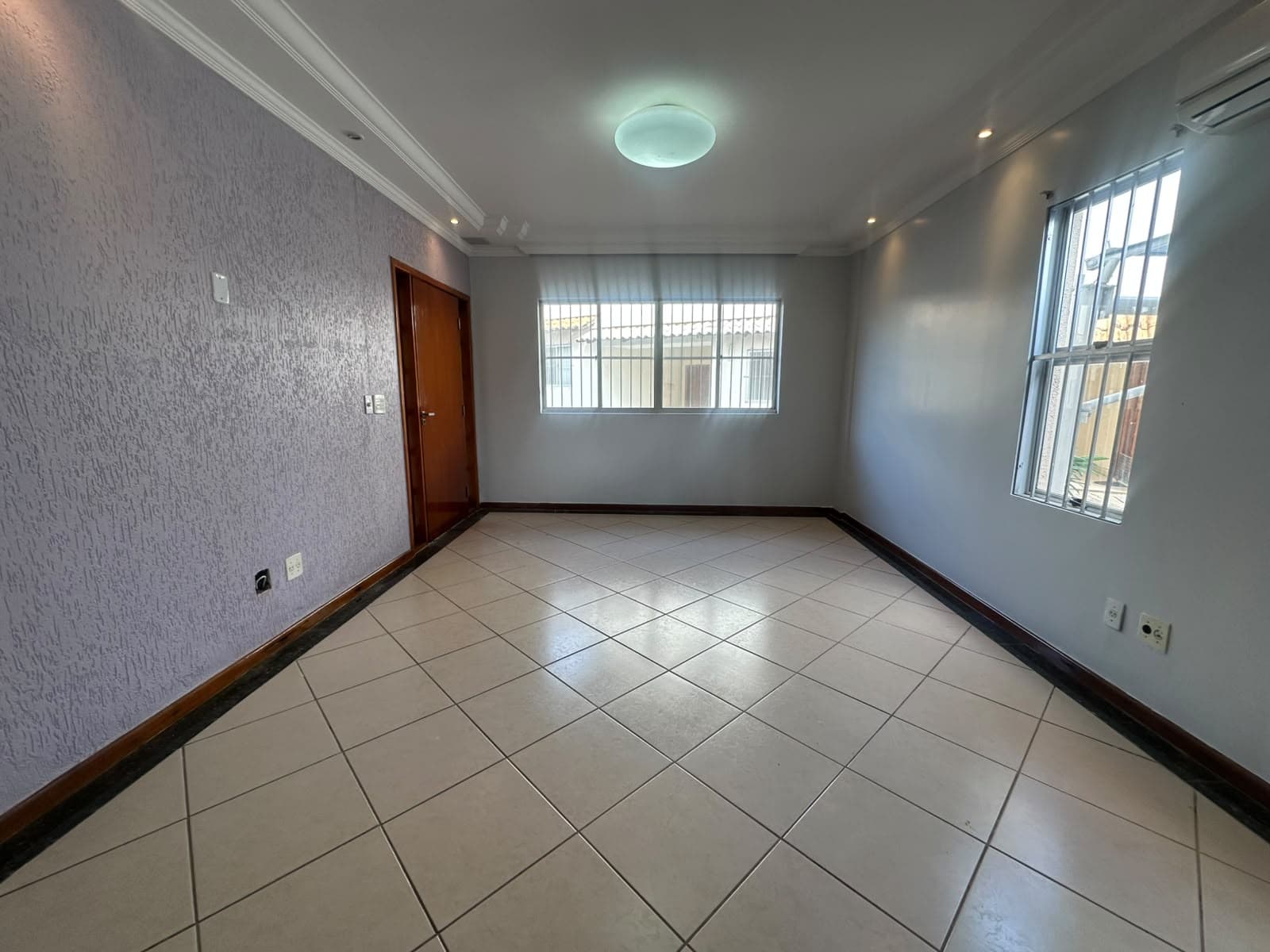 SOBRADO 3 SUITES RESIDENCIAL CELESTE NO JARDIM GOIAS