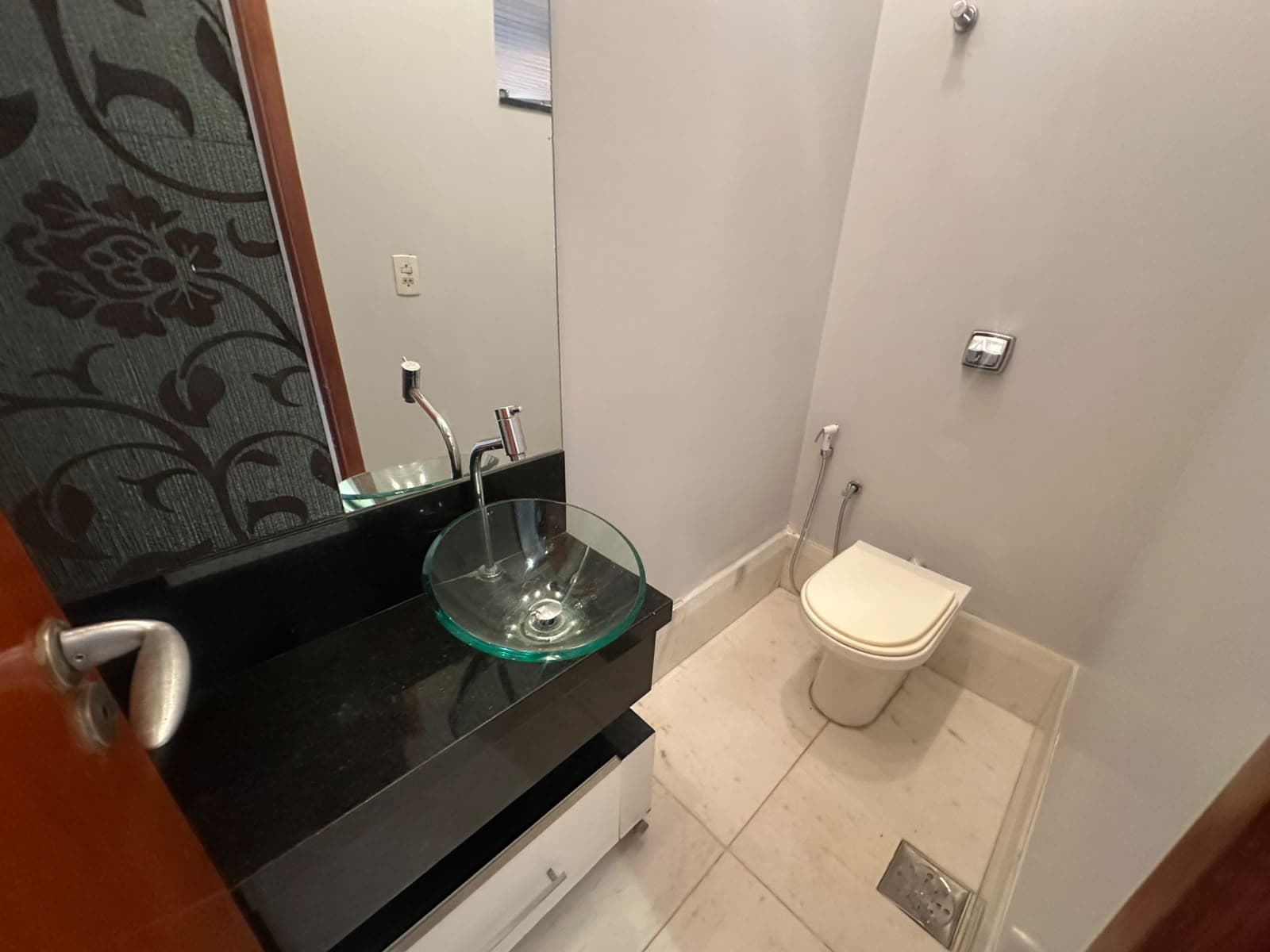SOBRADO 3 SUITES RESIDENCIAL CELESTE NO JARDIM GOIAS