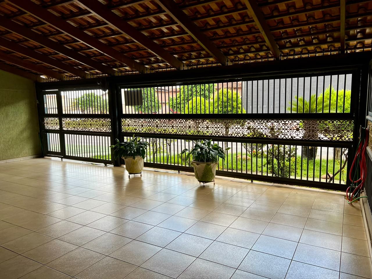 CASA BAIRRO ILDA - 2 SUÍTES PLENAS