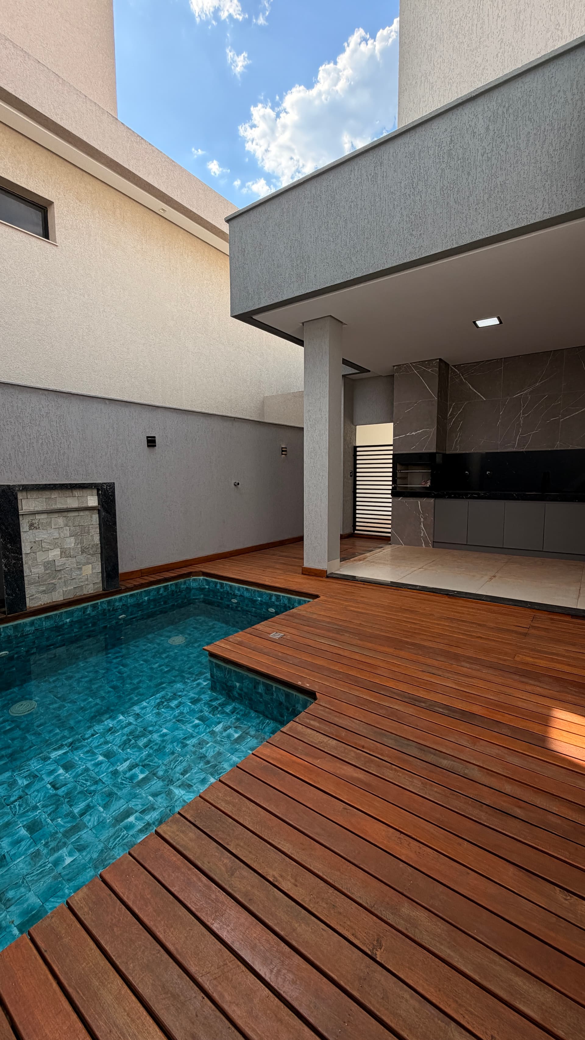 Casa Térrea Mobiliada 3 Suítes no Jardins Bolonha