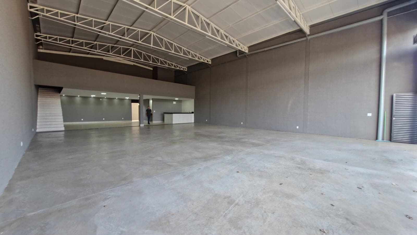 GALPÃO COMERCIAL - AV. GOIÁS NORTE - RES. HUMAITÁ