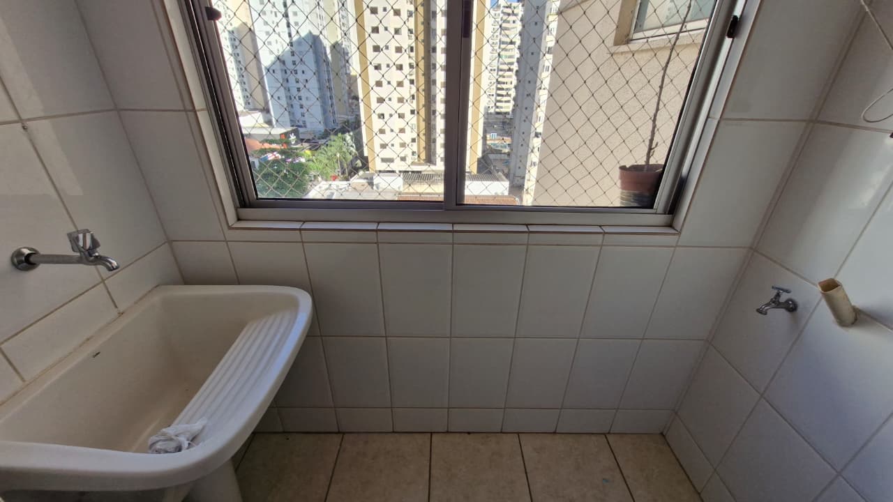 APARTAMENTO DE 02 QUARTOS, JARDIM GOIÁS.