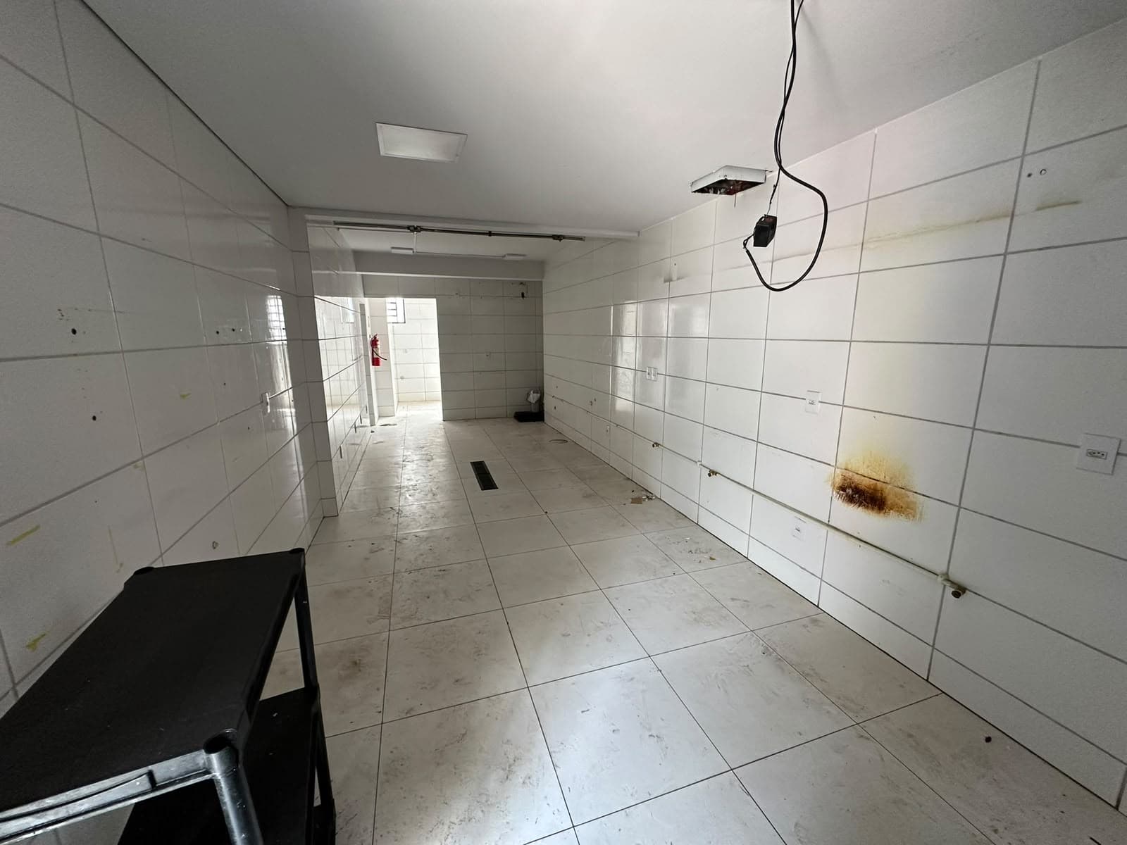 LOJA COMERCIAL NO SETOR BUENO T 28
