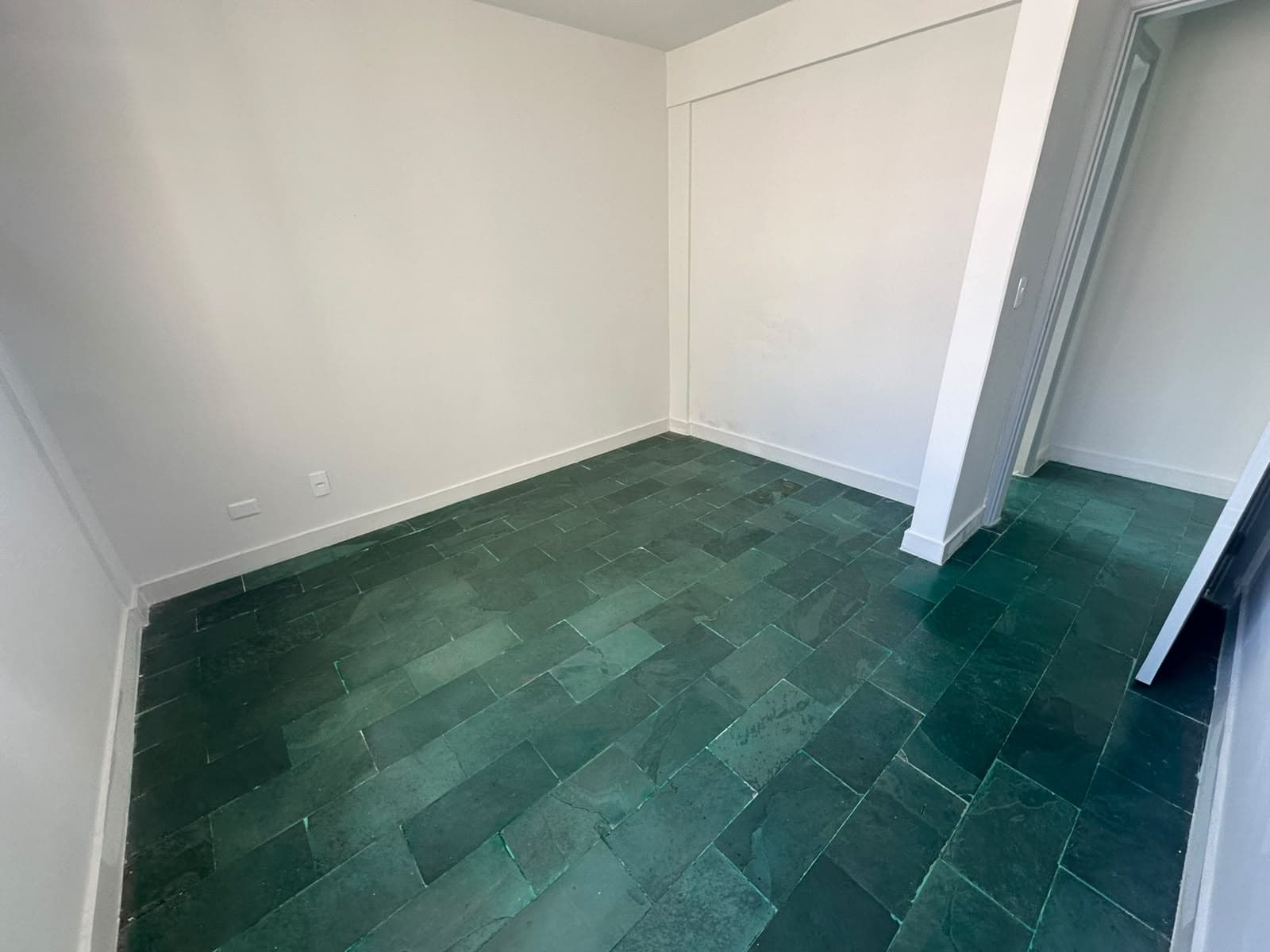 APARTAMENTO 2 QUARTOS NO SETOR JARDIM AMERICA - ED ALFREDO GARAJAU