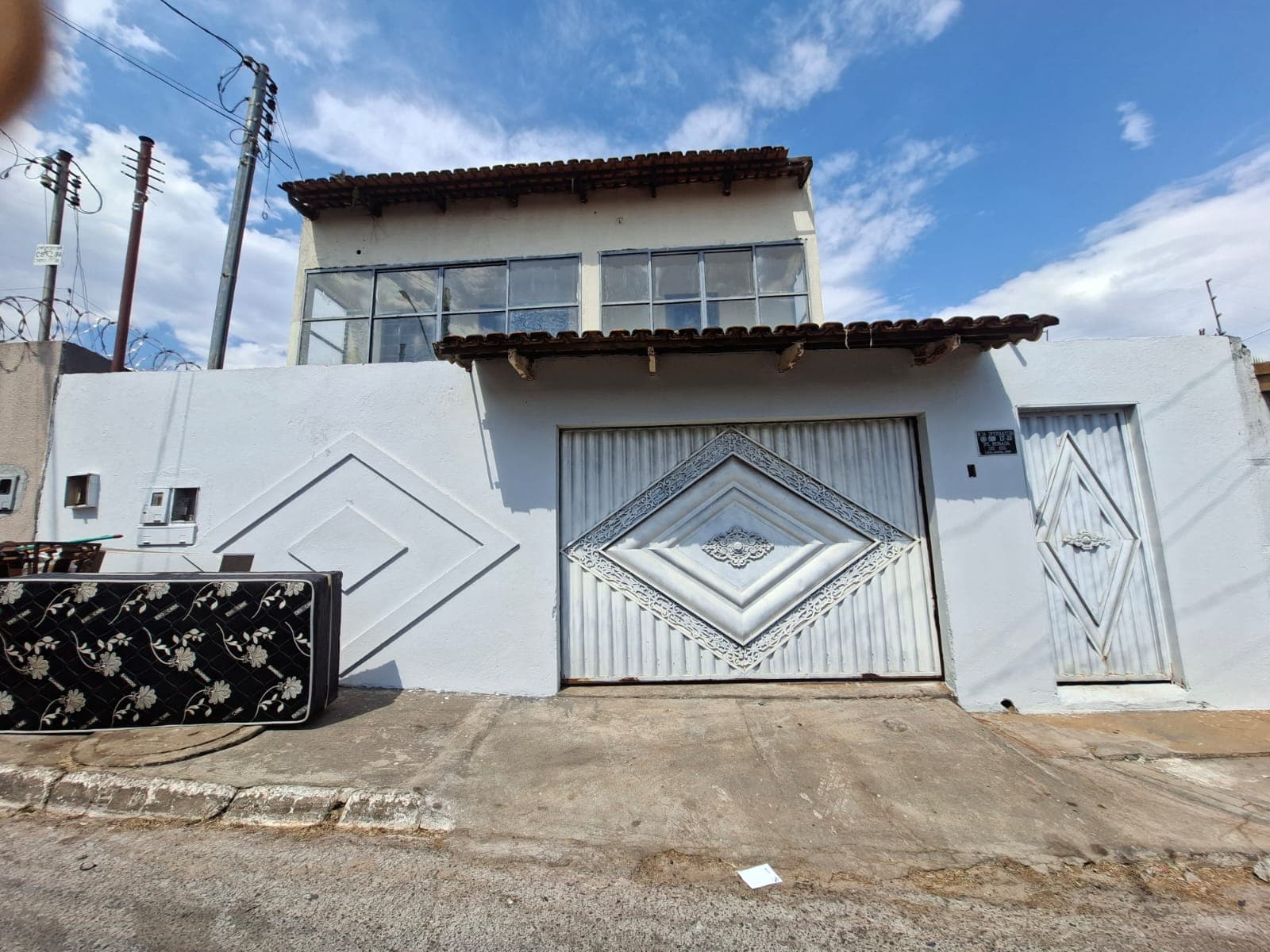 Sobrado 2 Suítes com Barracão -  Setor Morada do Sol – Goiânia