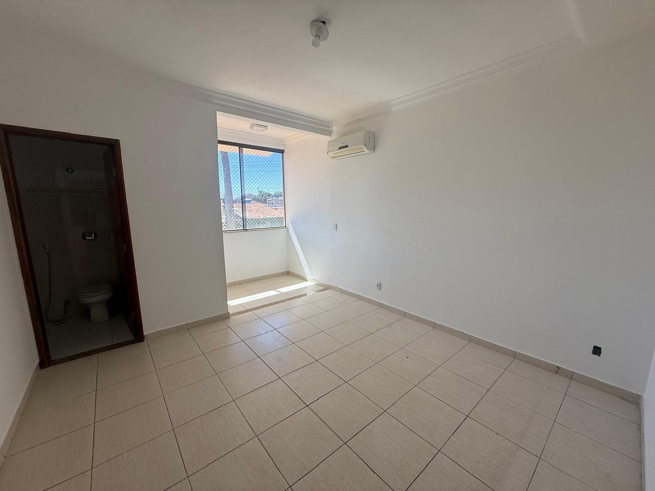 SOBRADO SETOR BUENO 4 SUITES