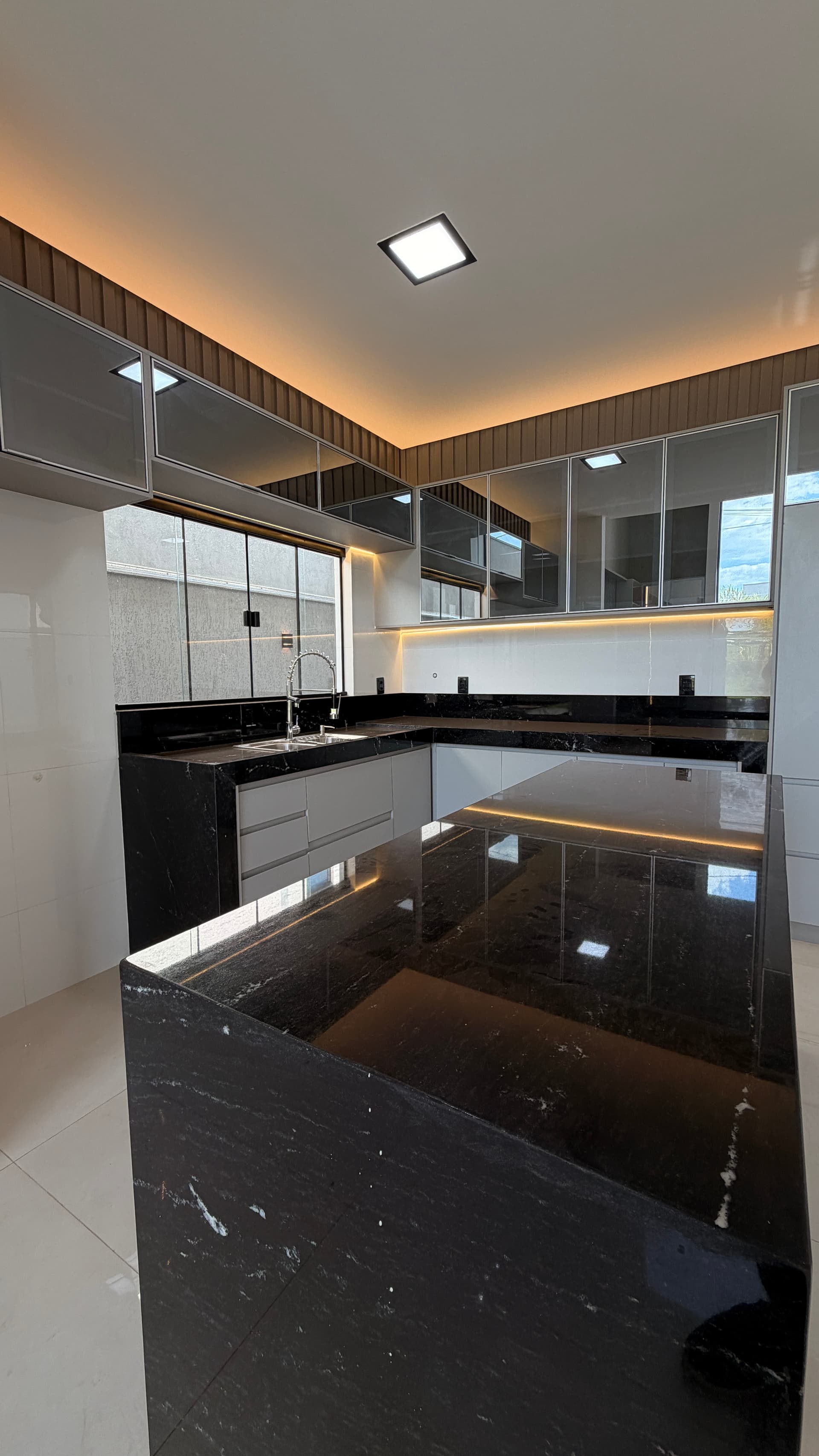 Casa Térrea Mobiliada 3 Suítes no Jardins Bolonha