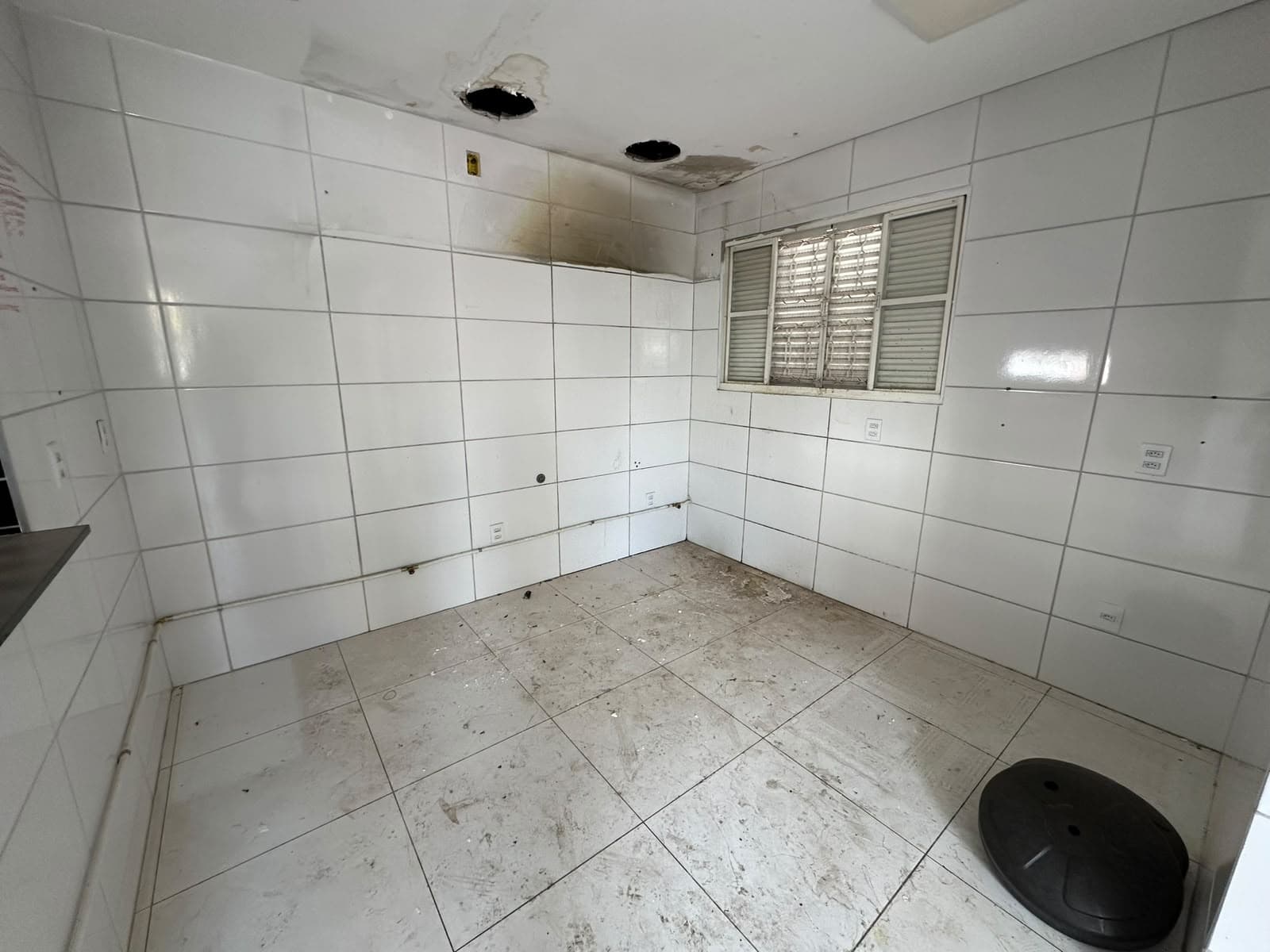 LOJA COMERCIAL NO SETOR BUENO T 28