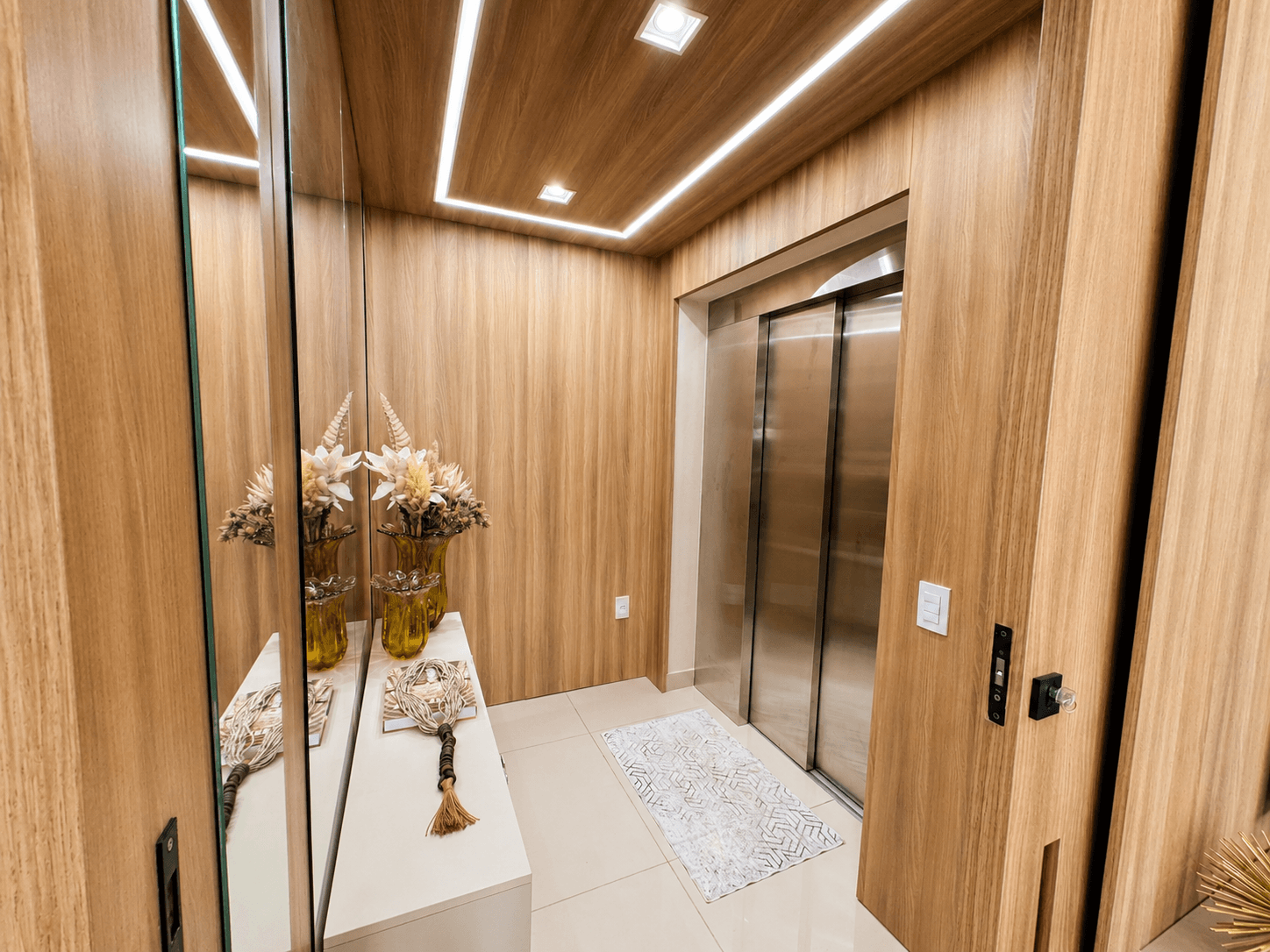Apartamento decorado e mobiliado