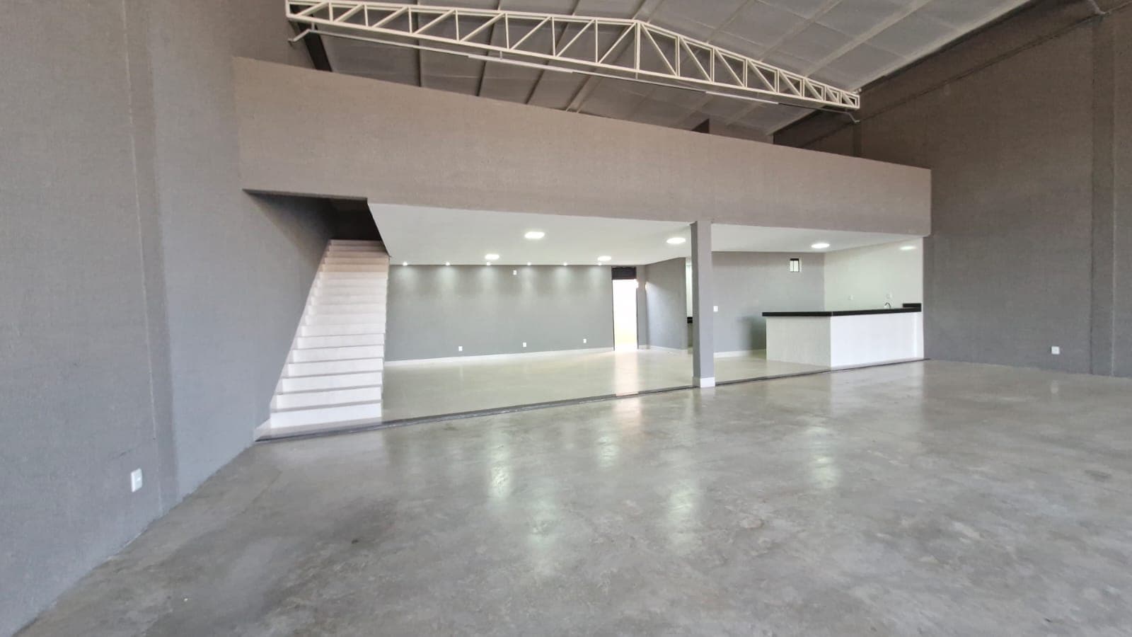 GALPÃO COMERCIAL - AV. GOIÁS NORTE - RES. HUMAITÁ