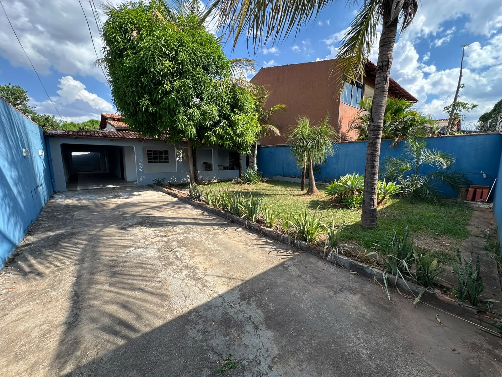 CASA 3 QUARTOS SENDO 1 SUITE NO SOLLAR SANTA RITA