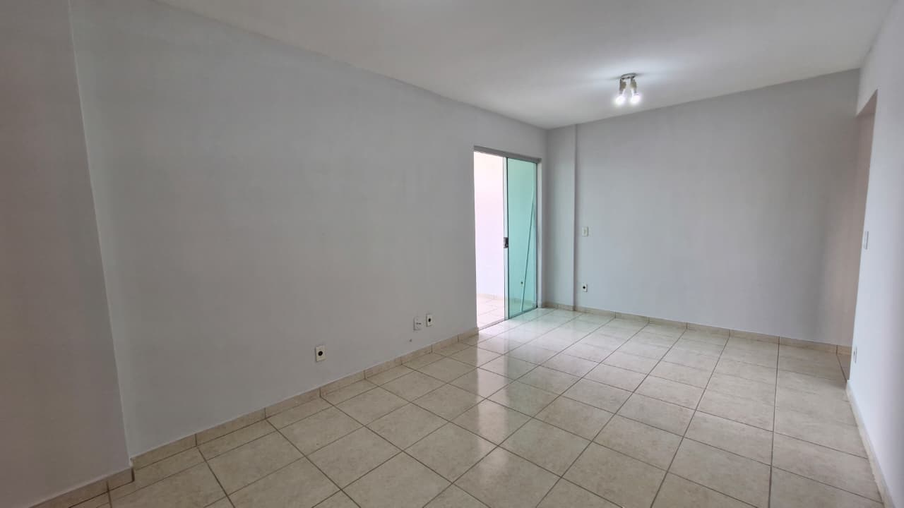 APARTAMENTO DE 02 QUARTOS, JARDIM GOIÁS.