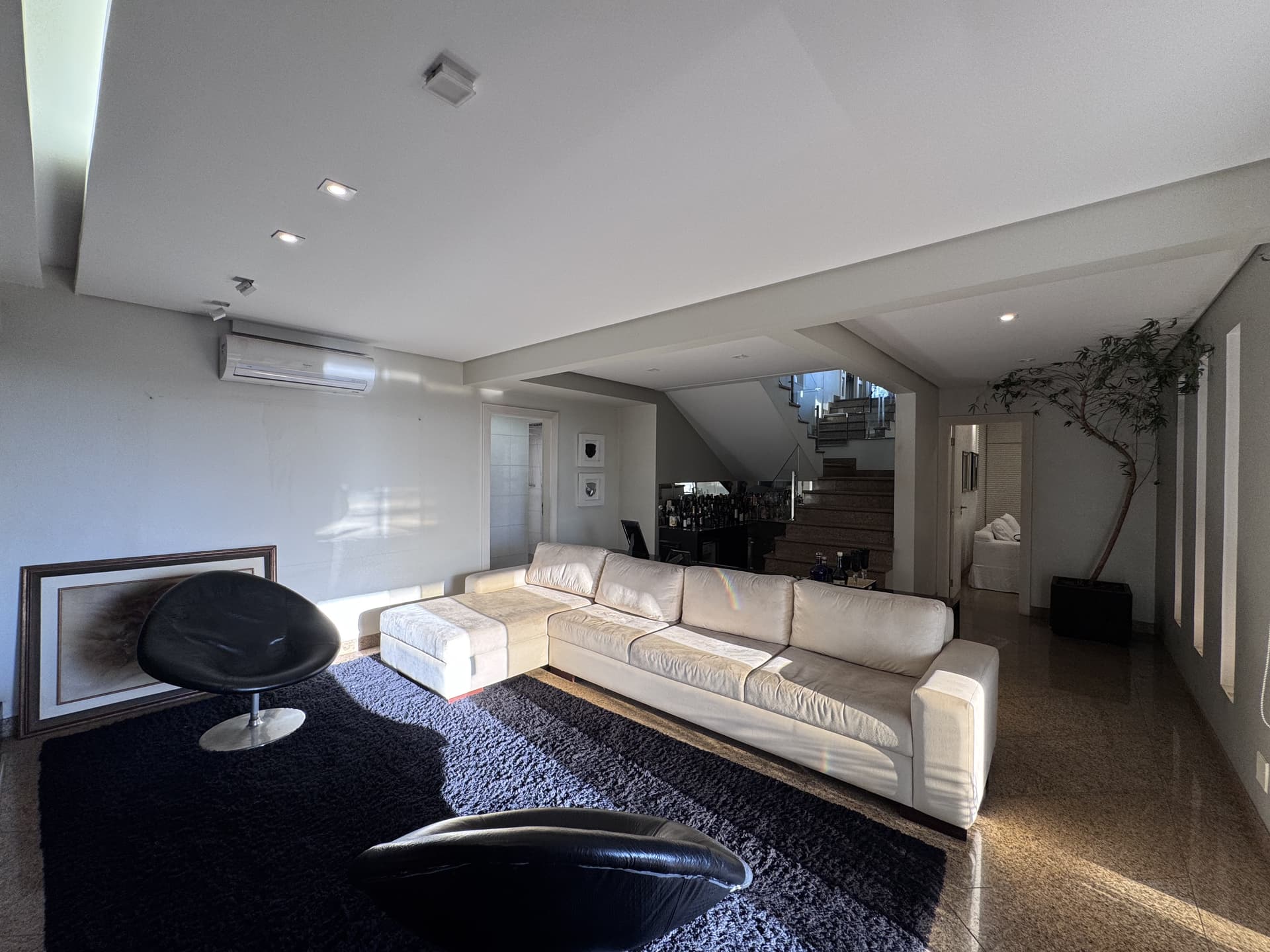 COBERTURA LUXUOSA - 5 SUITES -  LAGO DAS ROSAS - SETOR OESTE