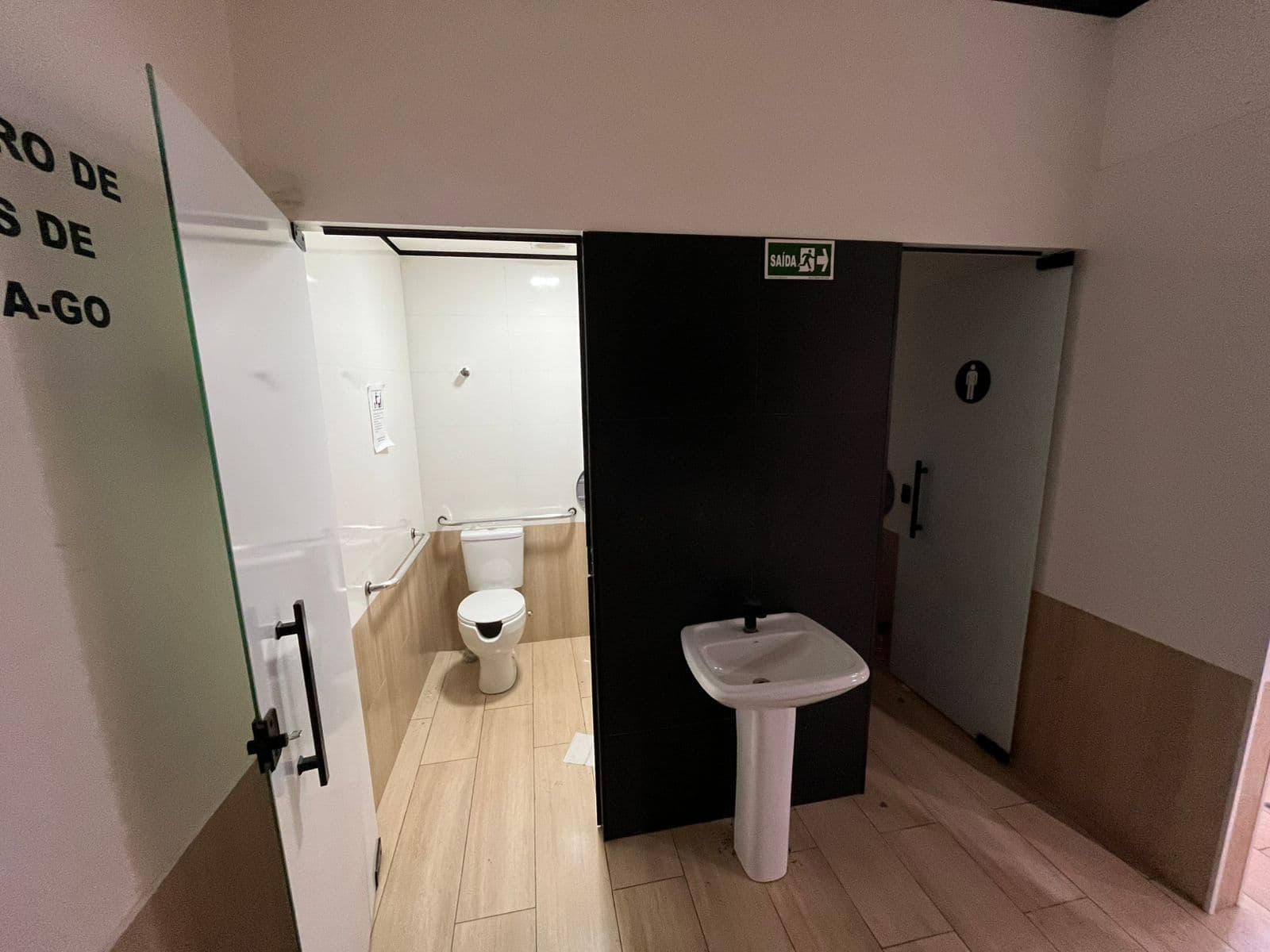 LOJA COMERCIAL DE 238M² NA AVENIDA ANHANGUERAC/ ARAGUAIA SETOR CENTRAL