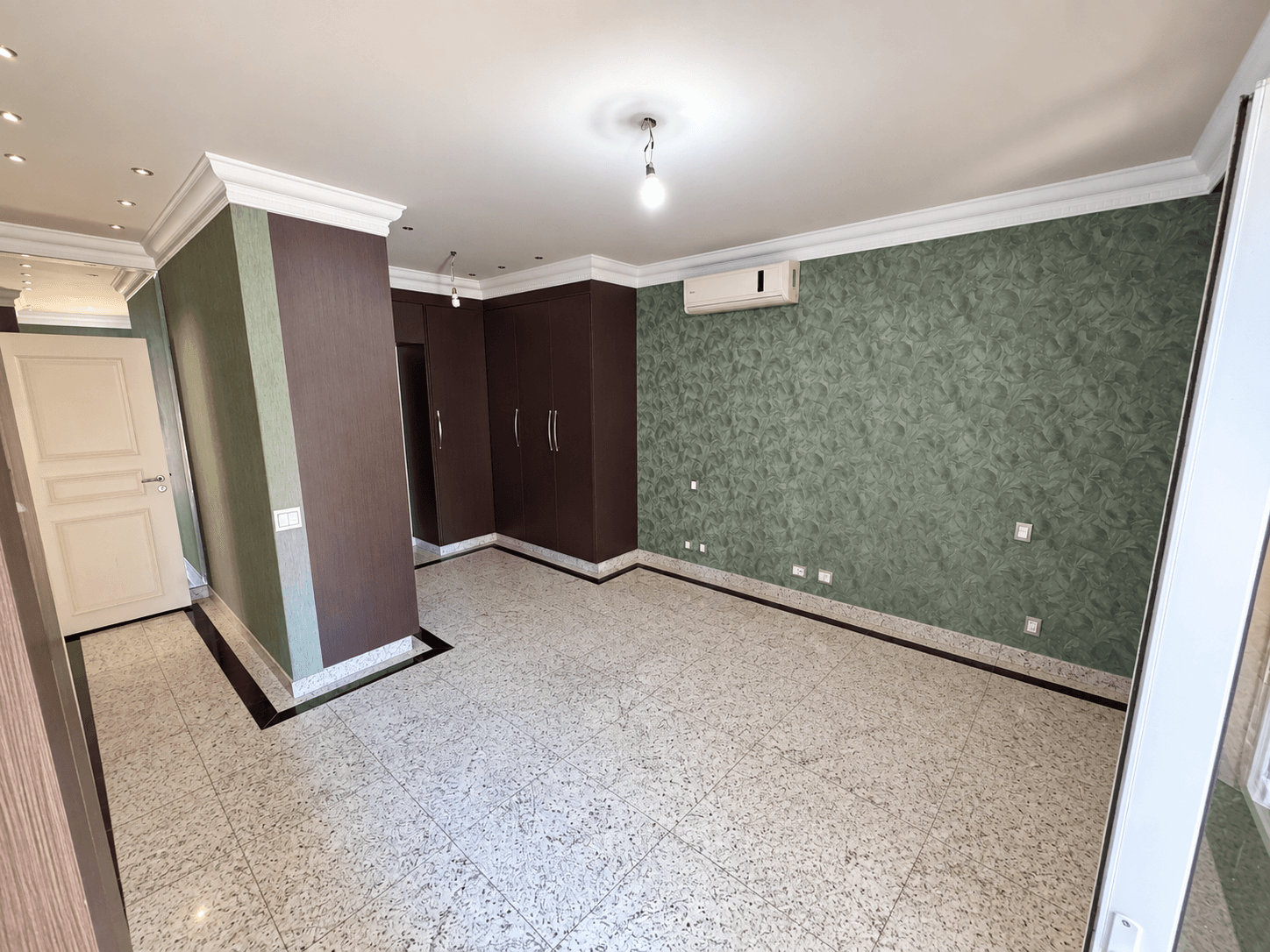 SOBRADO NO SETOR MARISTA COM 4 SUITES